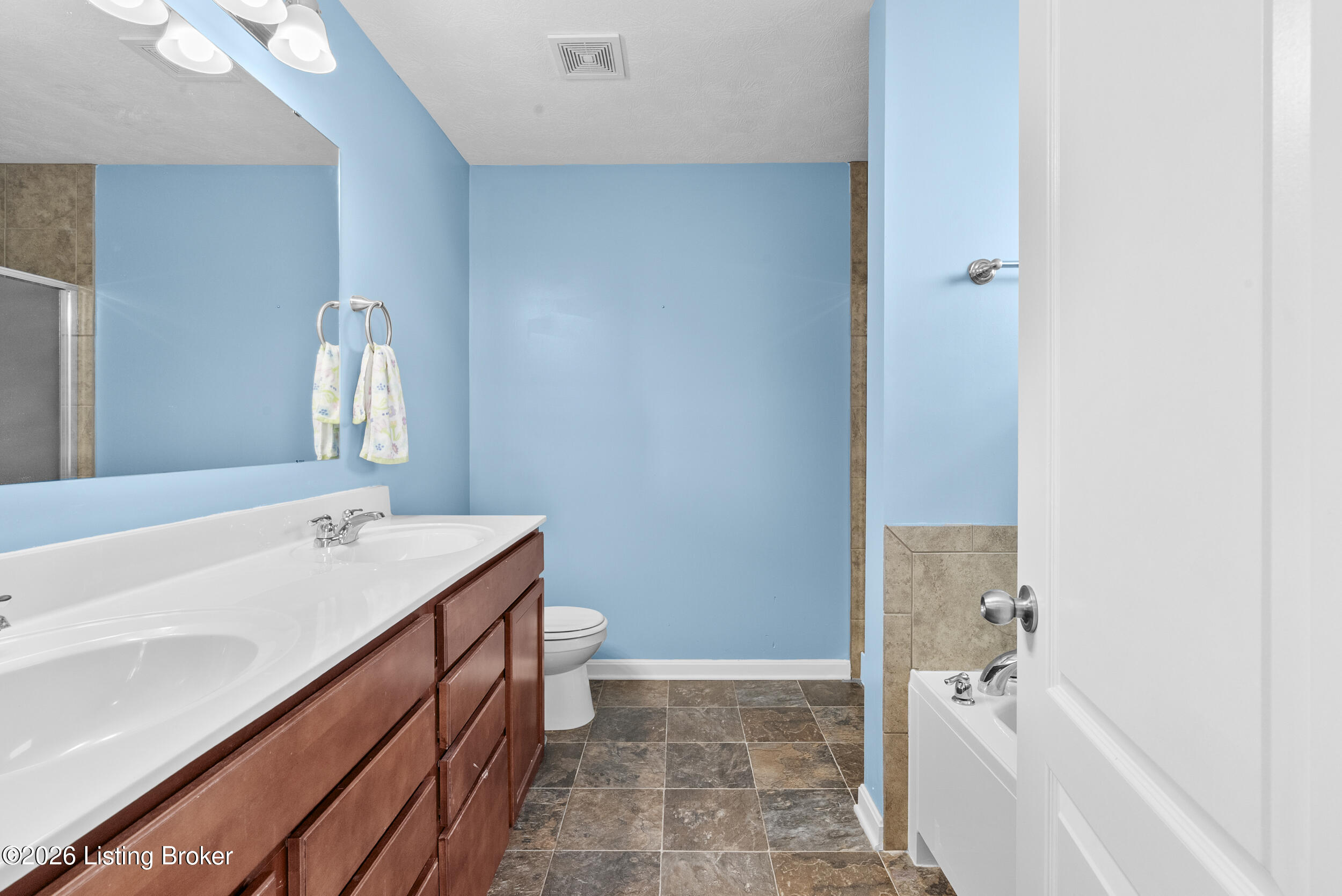 11723 Trottingham Cir Property Photo 26