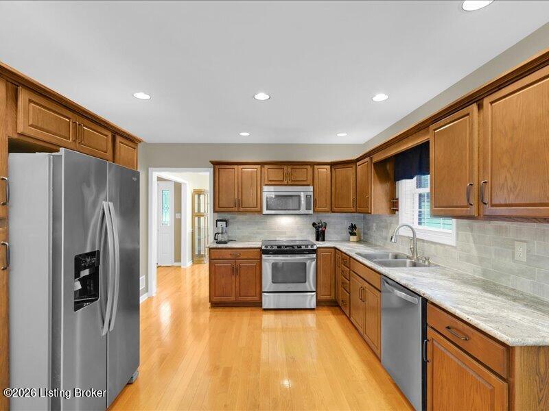 7505 Deer Hollow Ln Property Photo 8