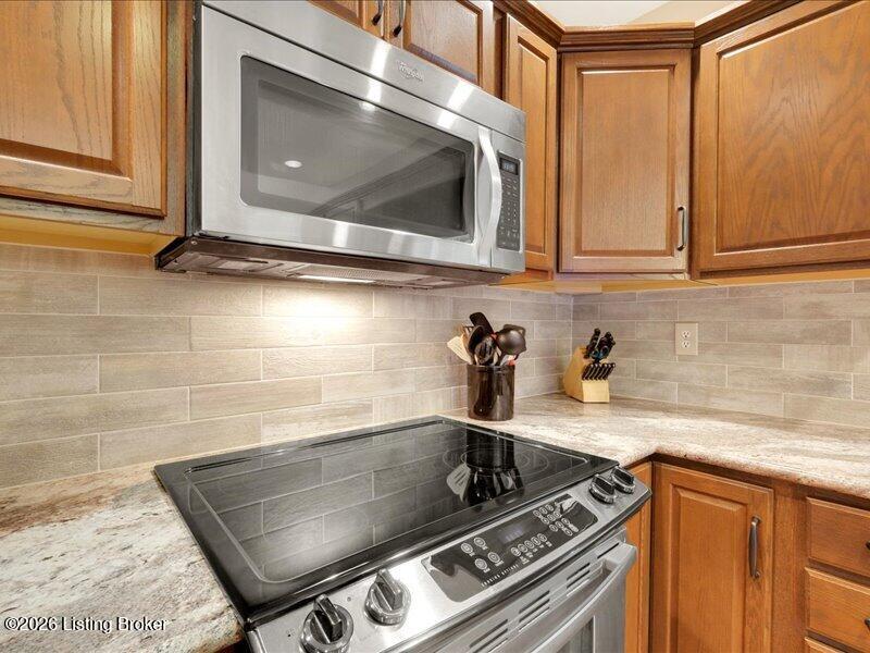 7505 Deer Hollow Ln Property Photo 9