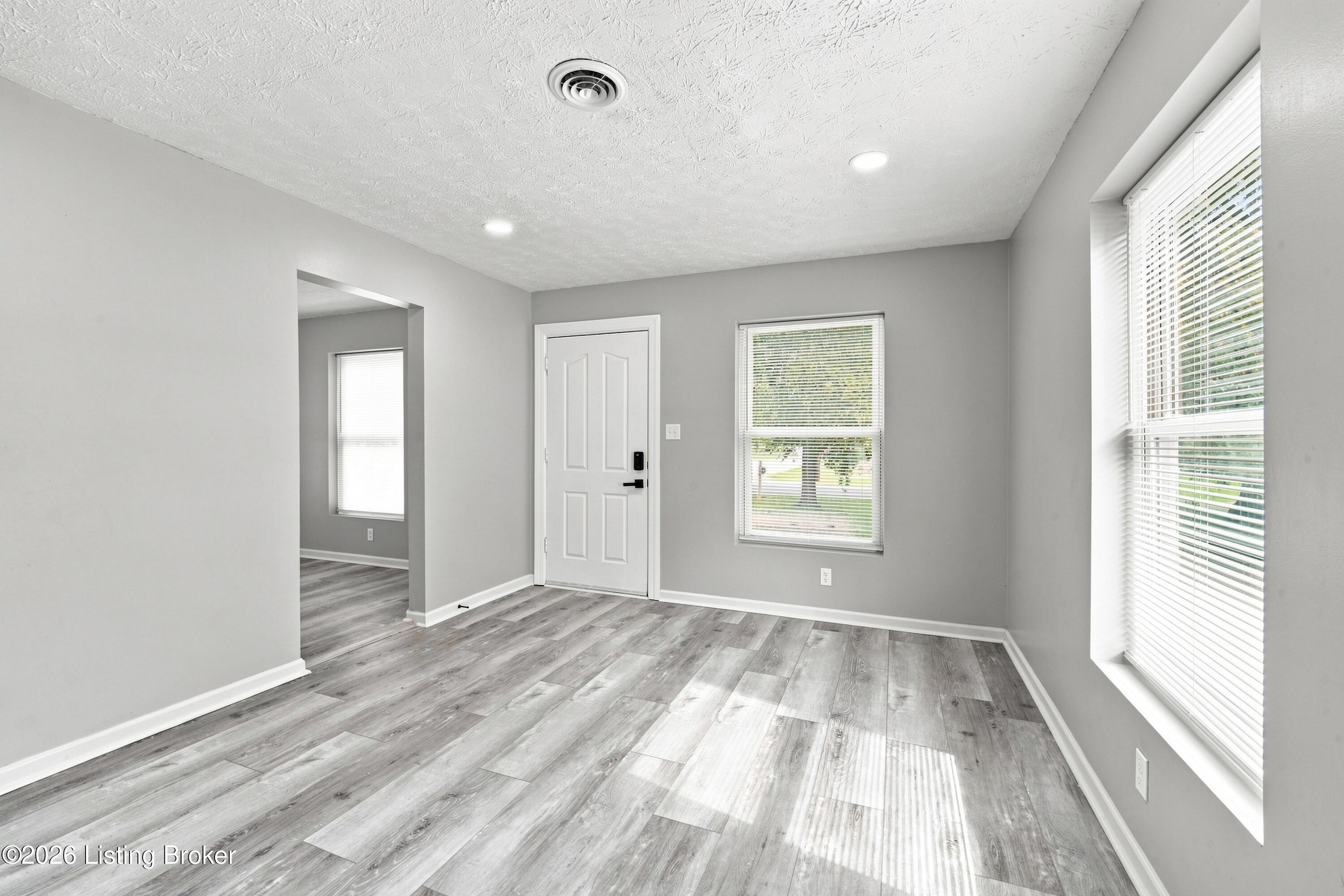 6620 Ashby Ln Property Photo 3