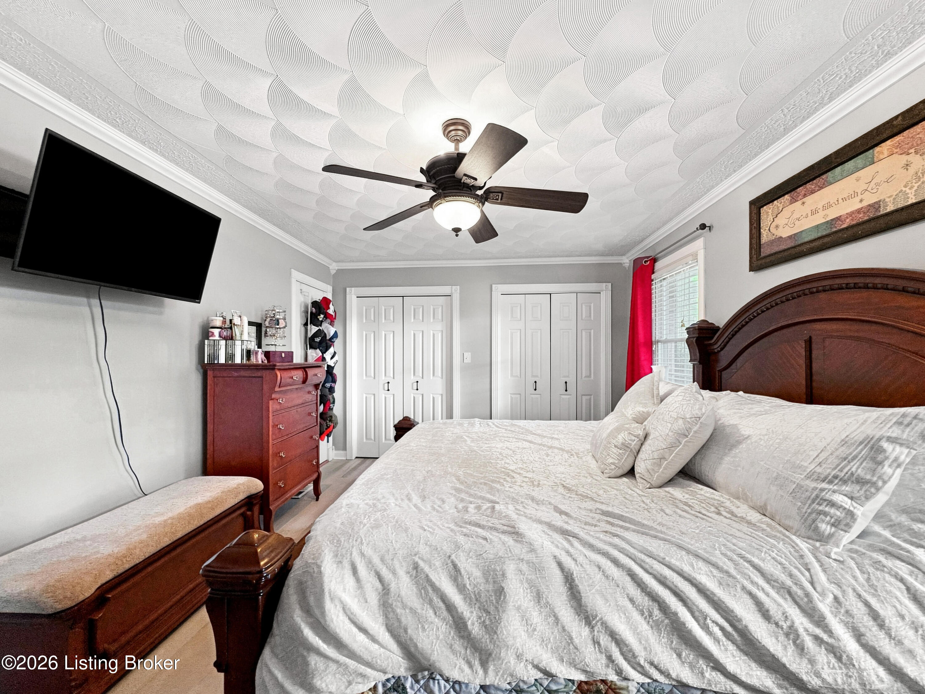 102 Walnut St Property Photo 12