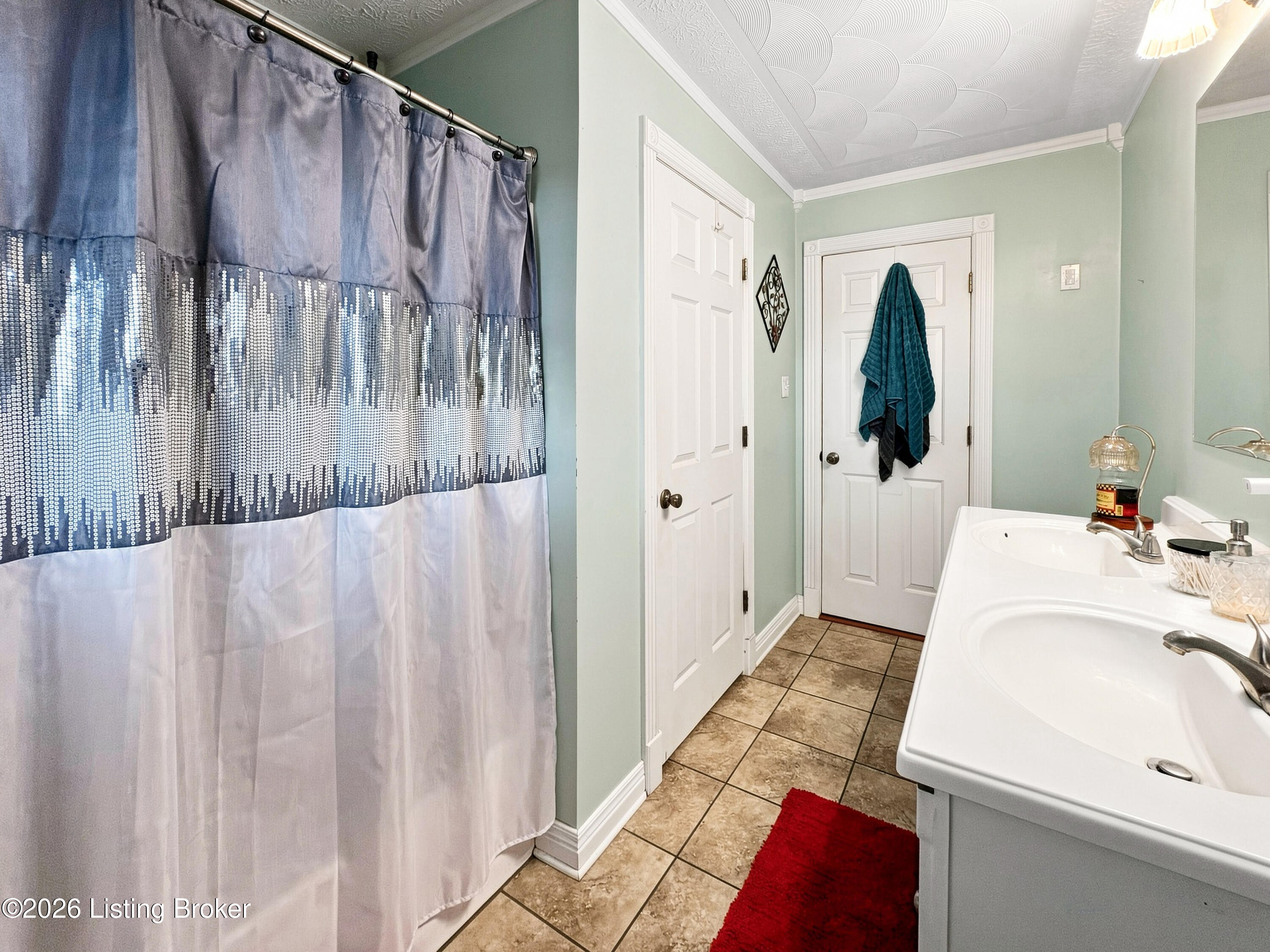102 Walnut St Property Photo 14