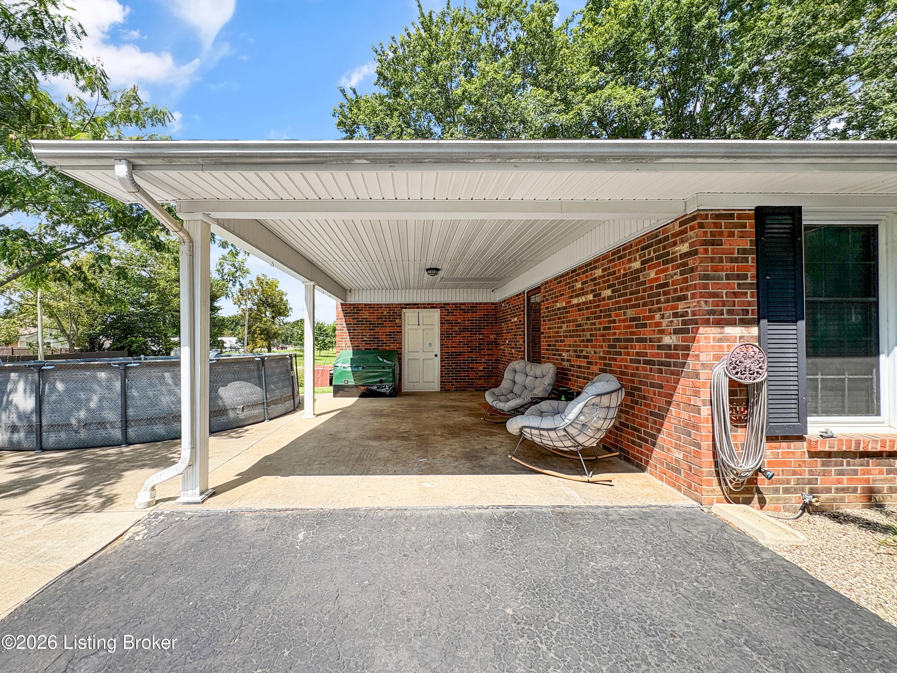 102 Walnut St Property Photo 22