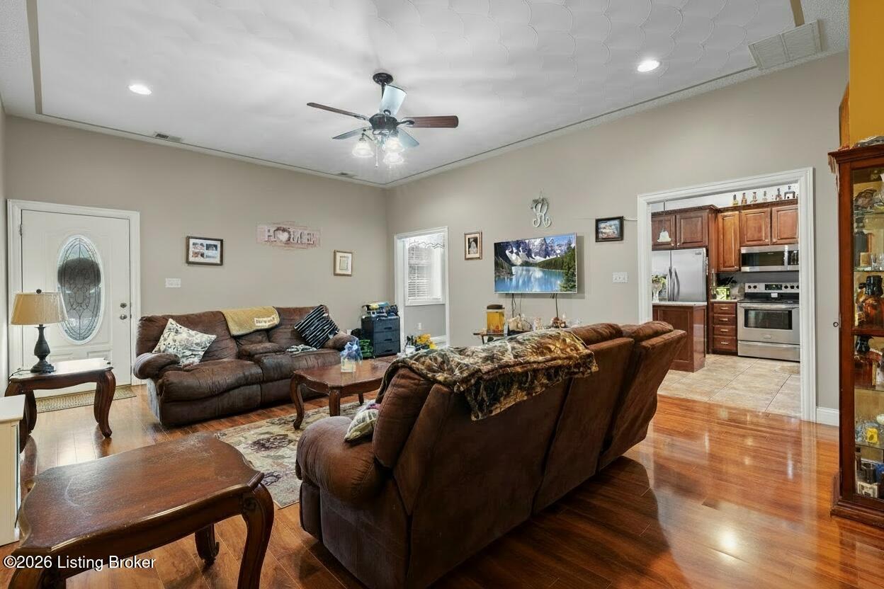 304 Hutchins Ridge Rd Property Photo 7
