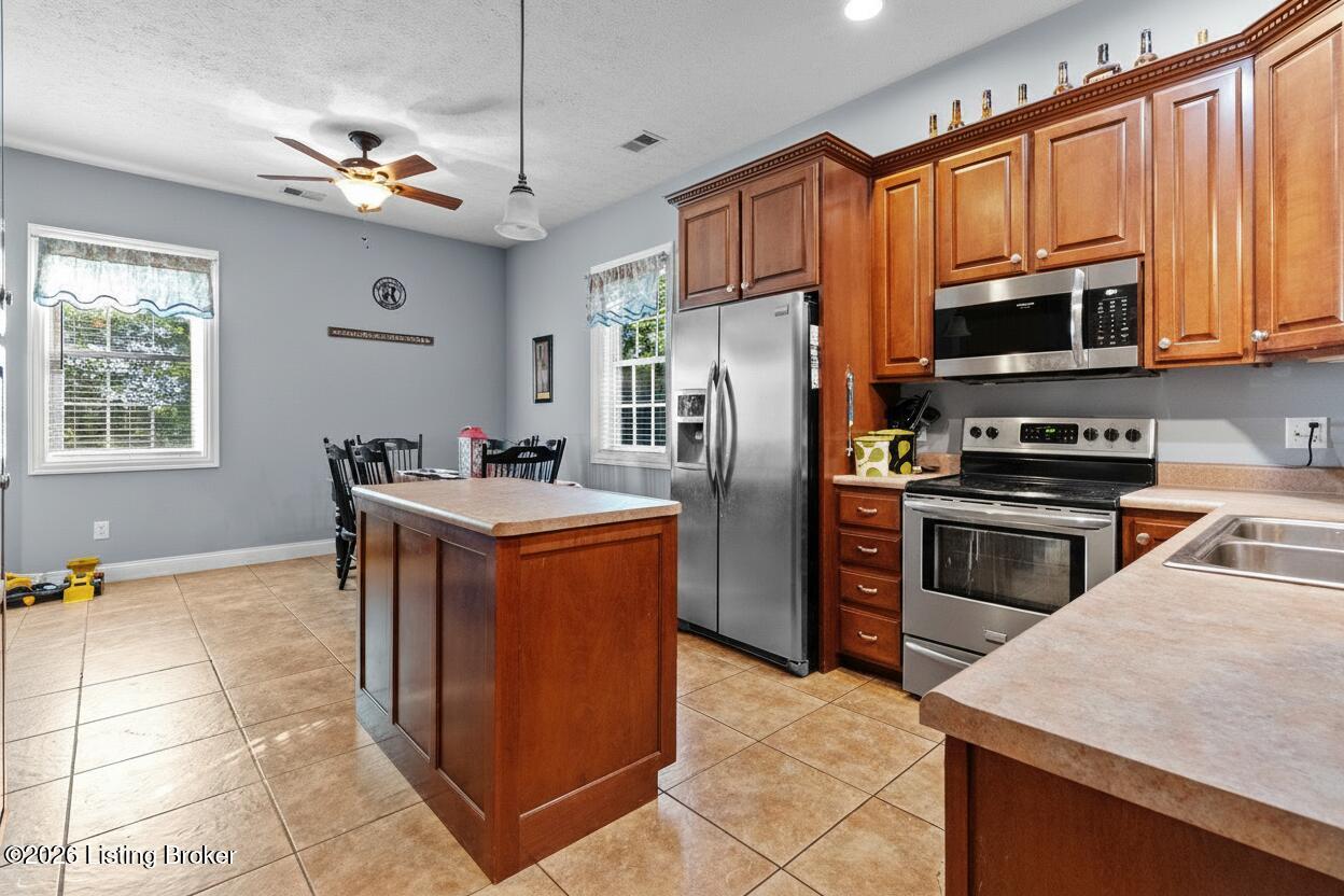 304 Hutchins Ridge Rd Property Photo 12