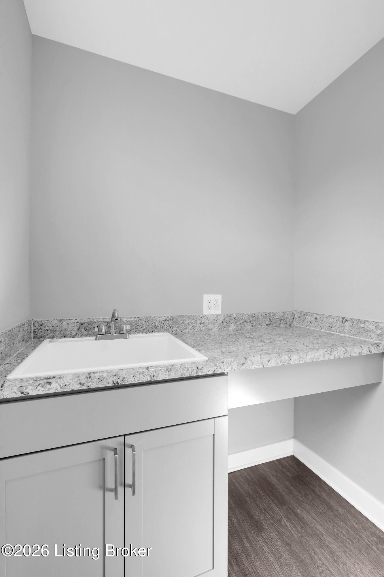 4105 Kendy Ridge Ct Property Photo 28