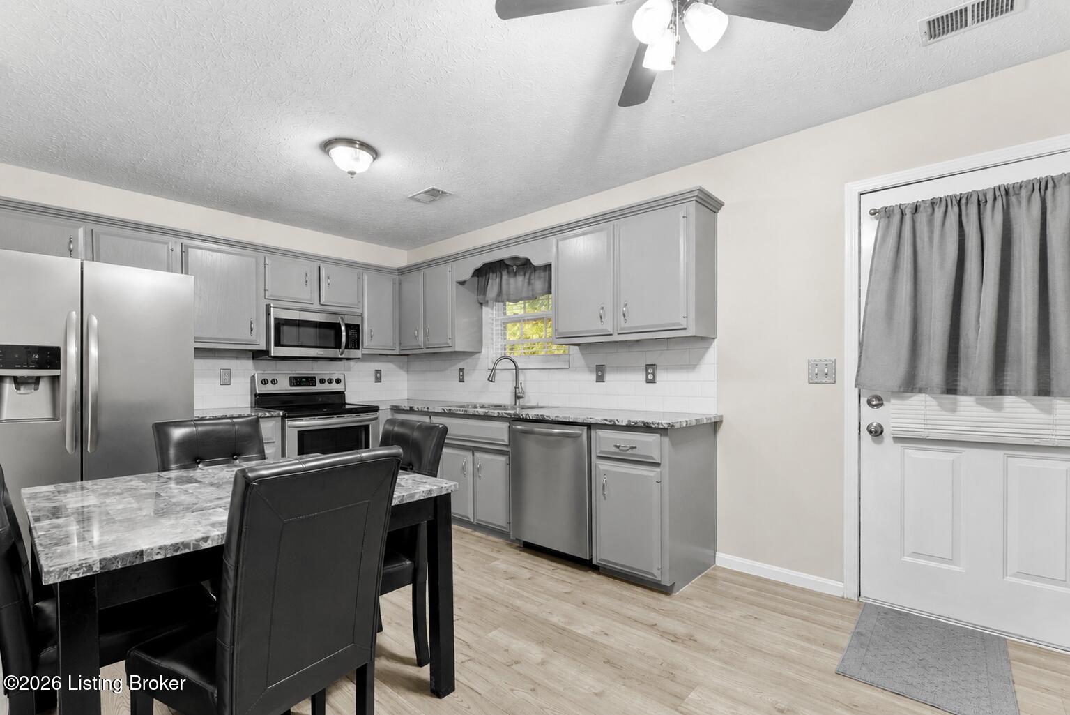 326 Camptown Rd Property Photo 8