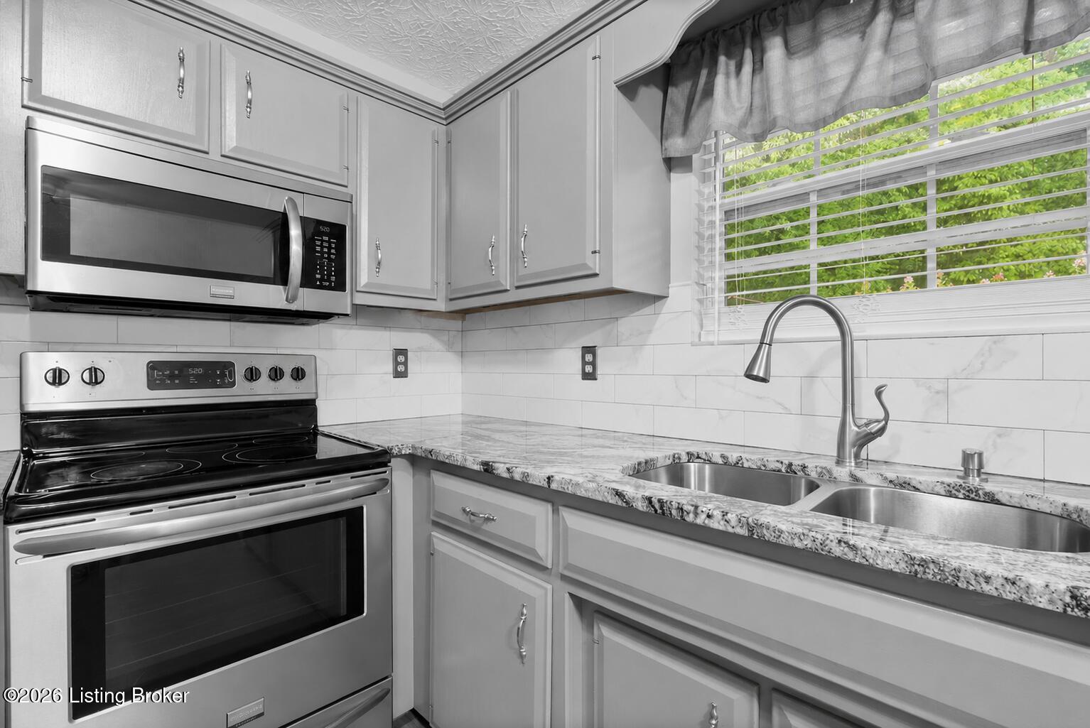 326 Camptown Rd Property Photo 9