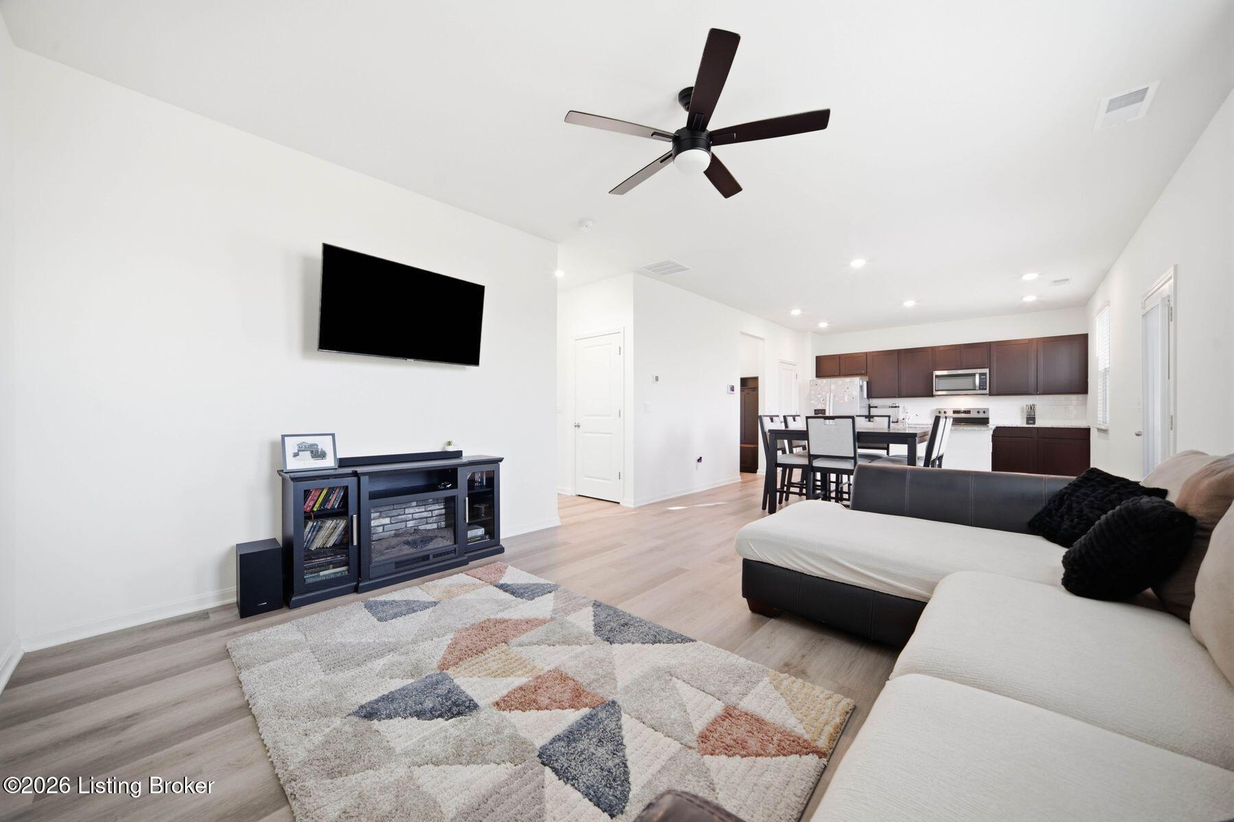 11108 Pheasant Run Ct Property Photo 12