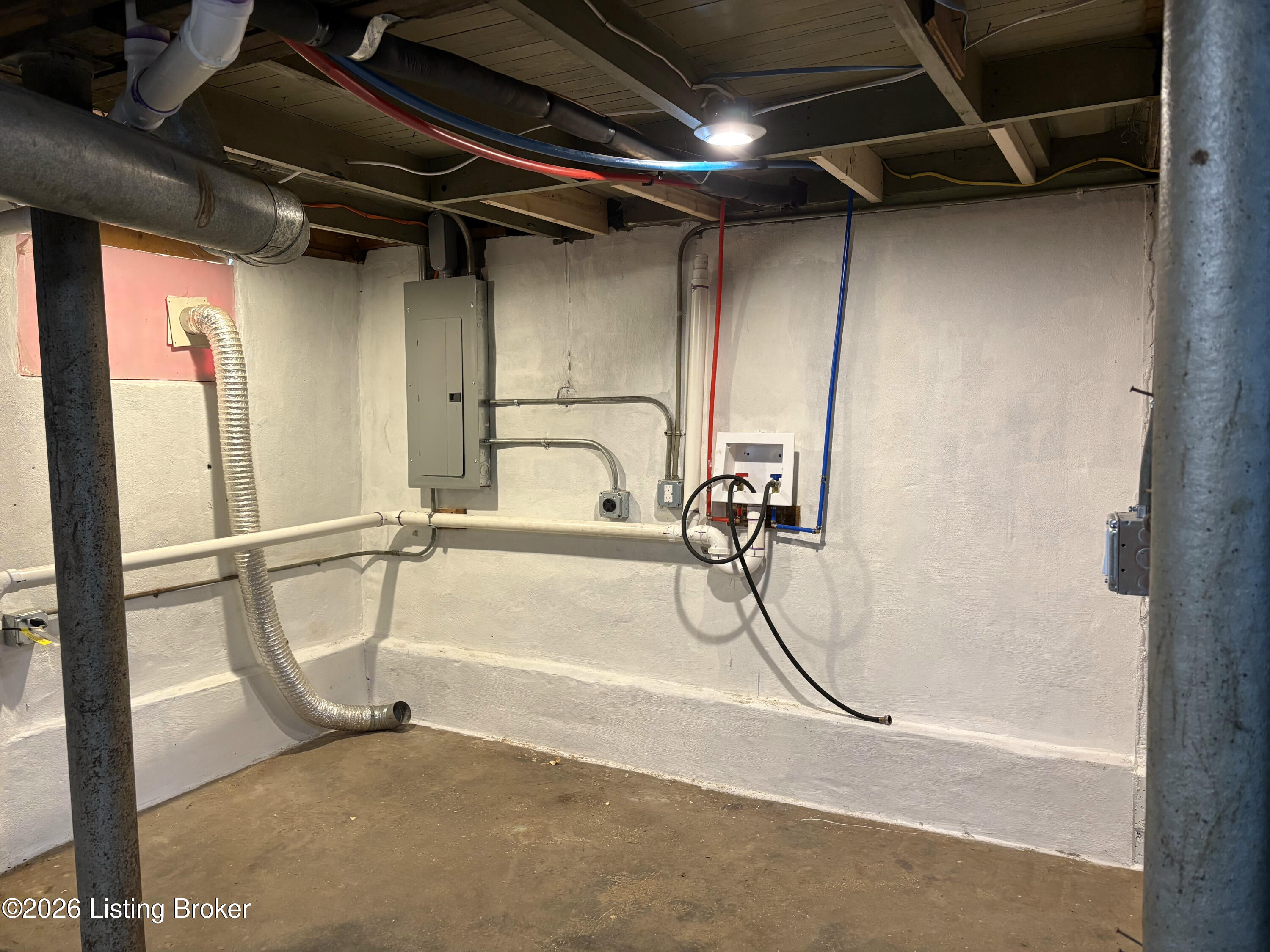 633 Merwin Ave Property Photo 17
