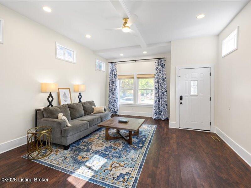1016 E Saint Catherine St Property Photo 10