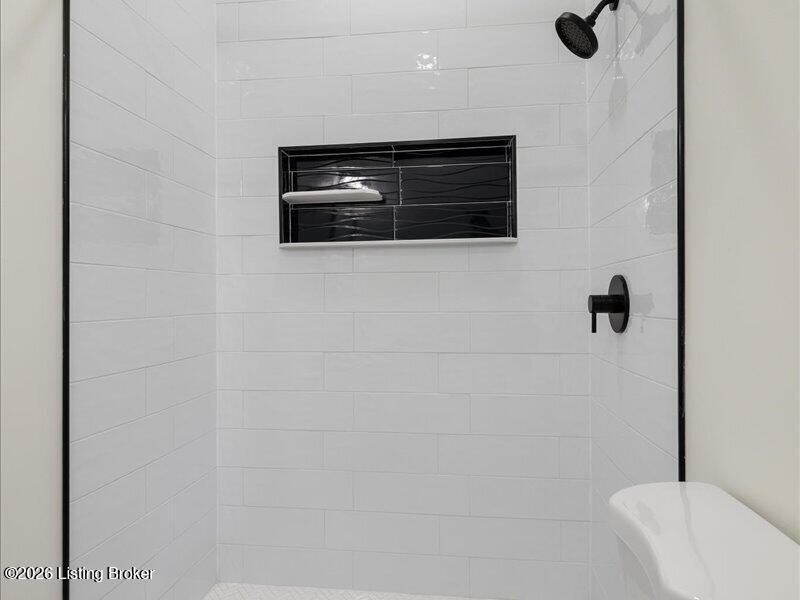 1016 E Saint Catherine St Property Photo 35