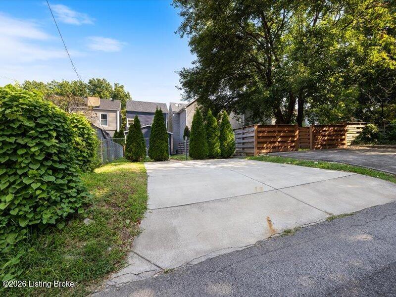 1016 E Saint Catherine St Property Photo 45
