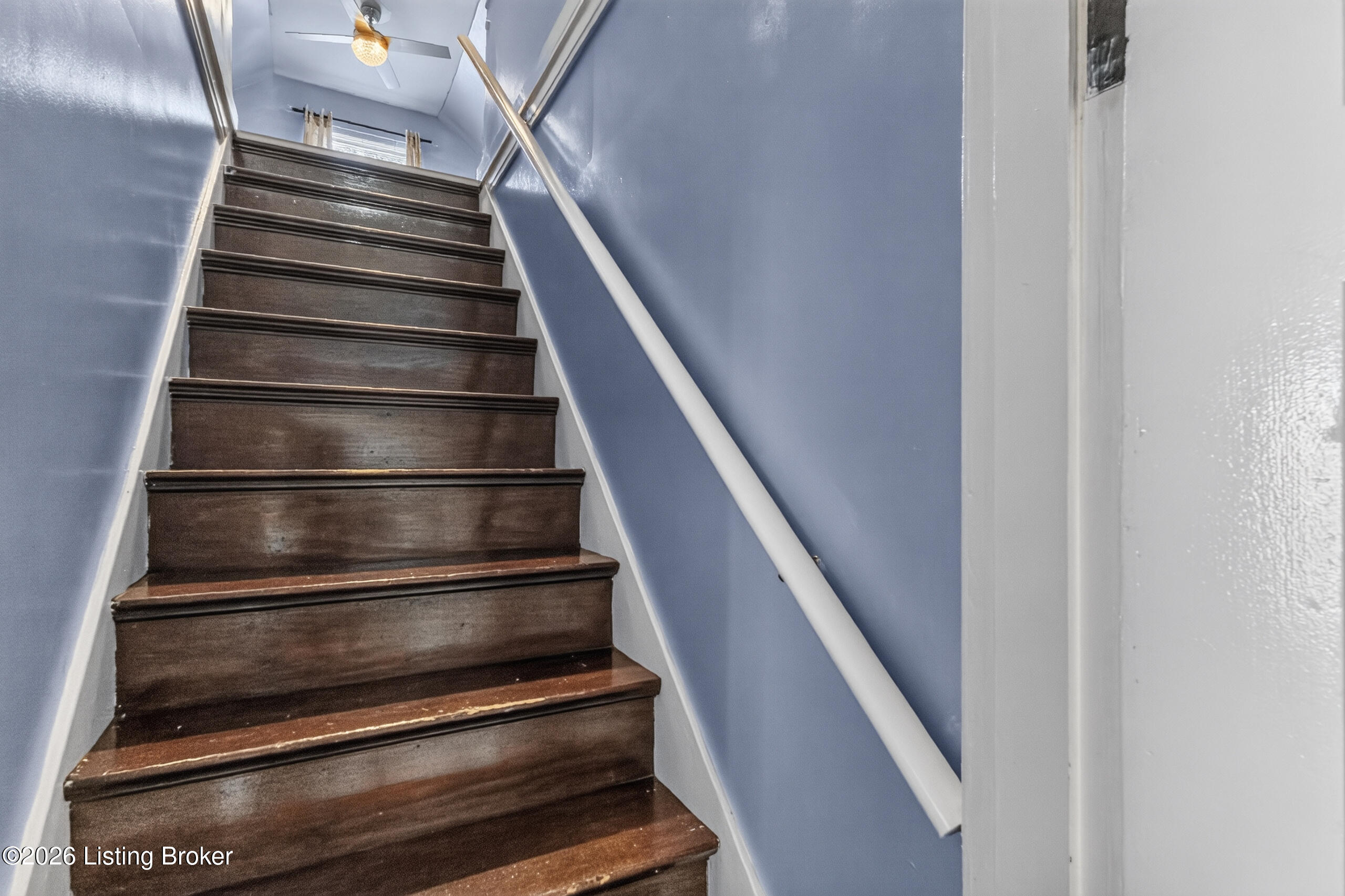 1237 Larchmont Ave Property Photo 30