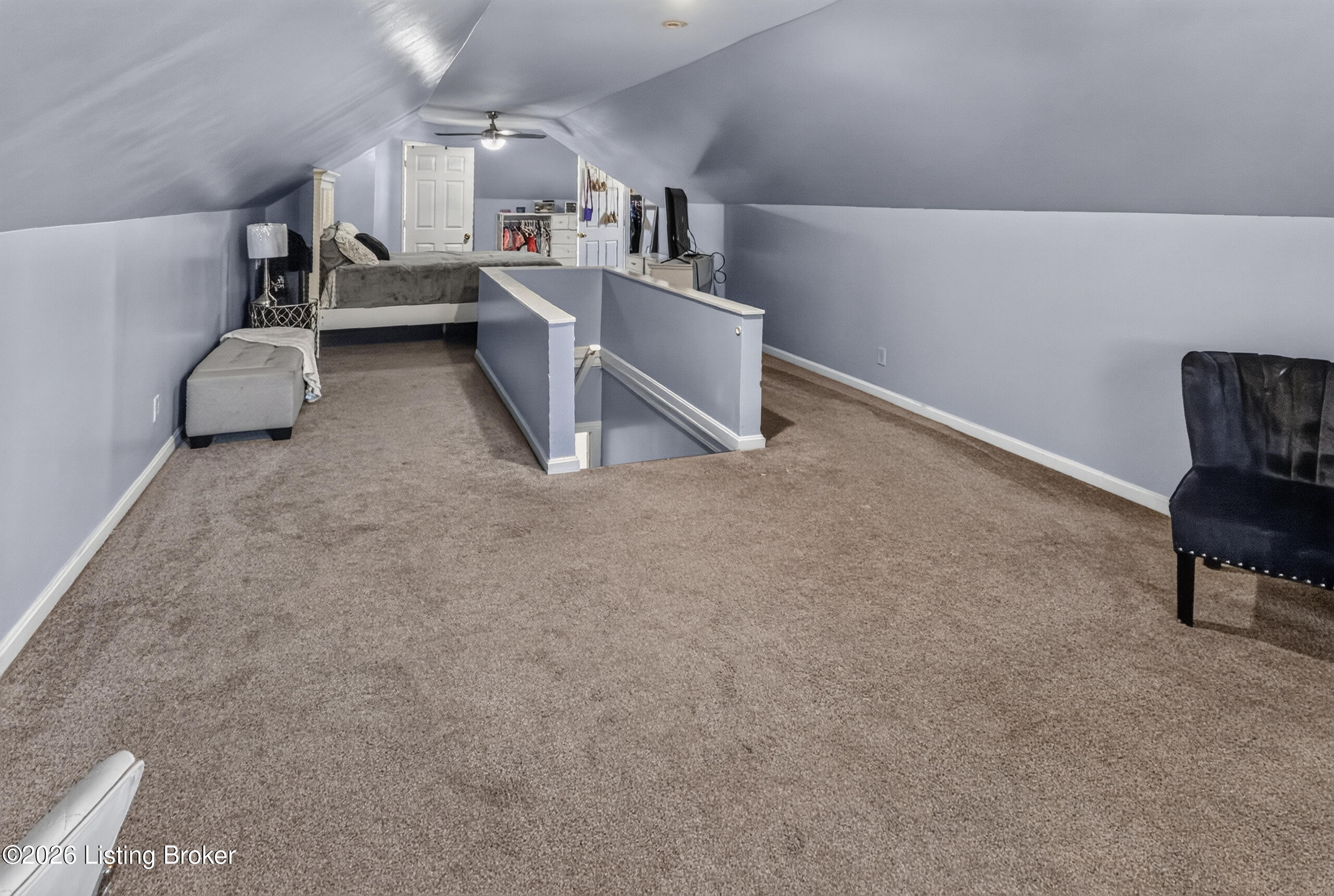 1237 Larchmont Ave Property Photo 33