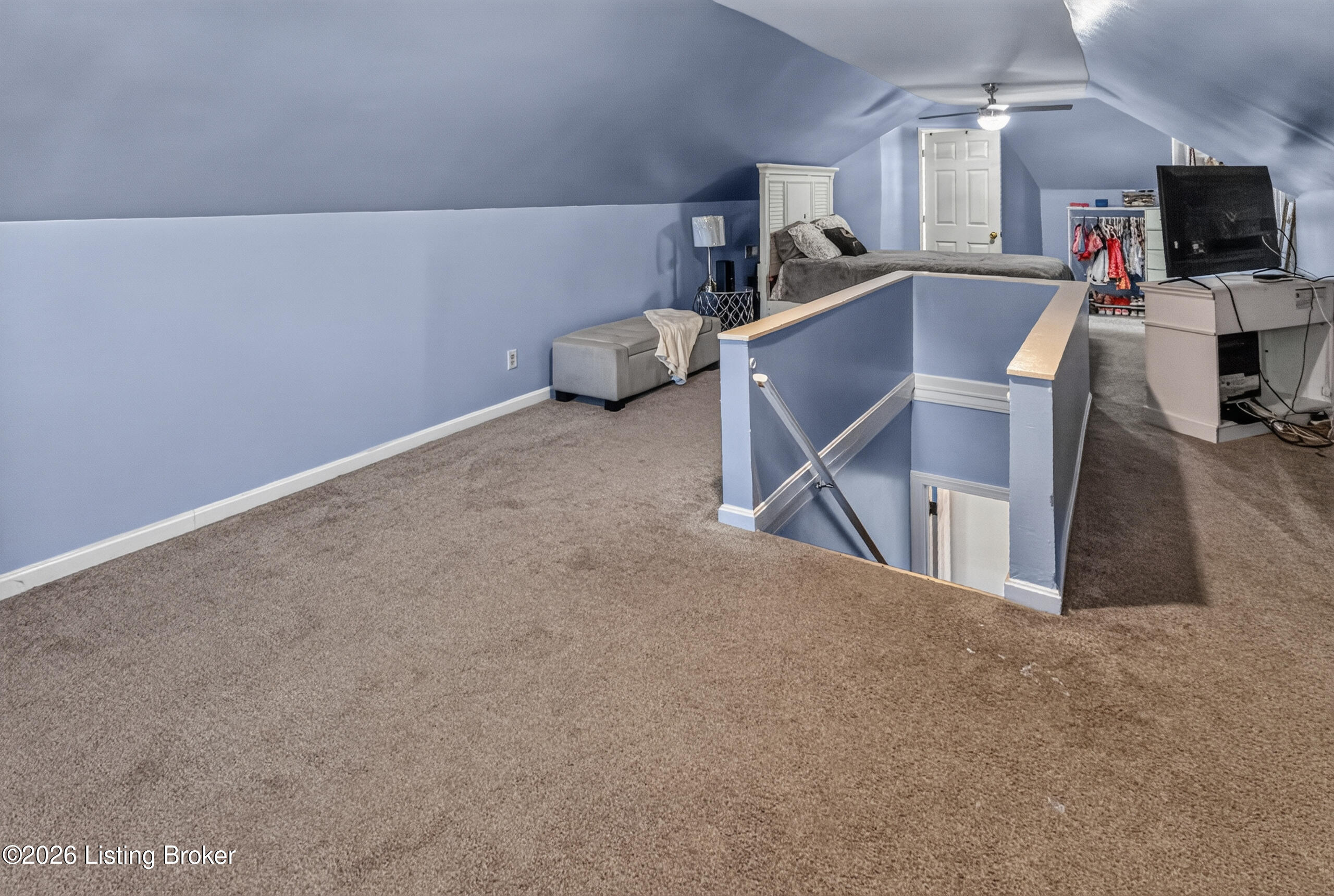 1237 Larchmont Ave Property Photo 35