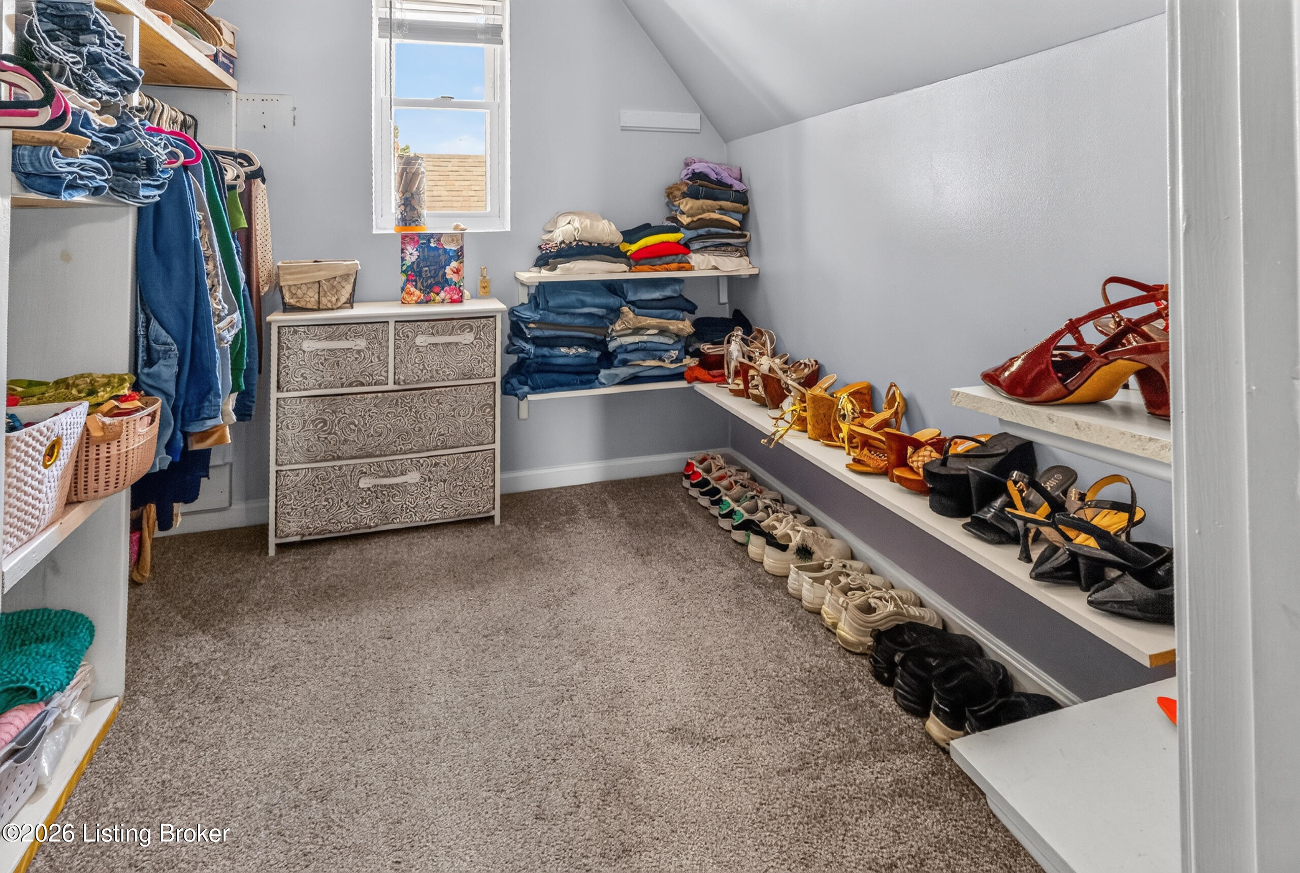 1237 Larchmont Ave Property Photo 42