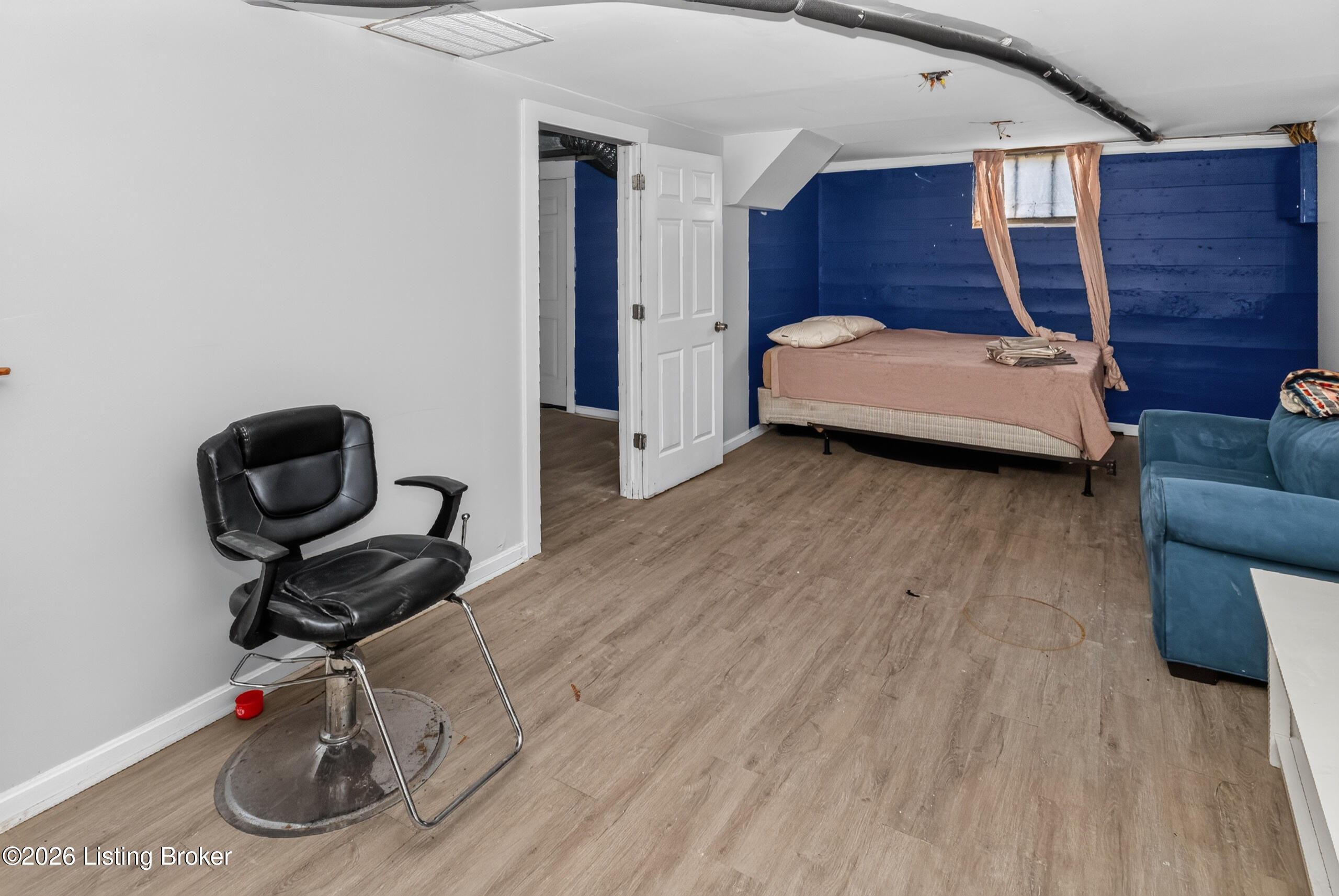 1237 Larchmont Ave Property Photo 44