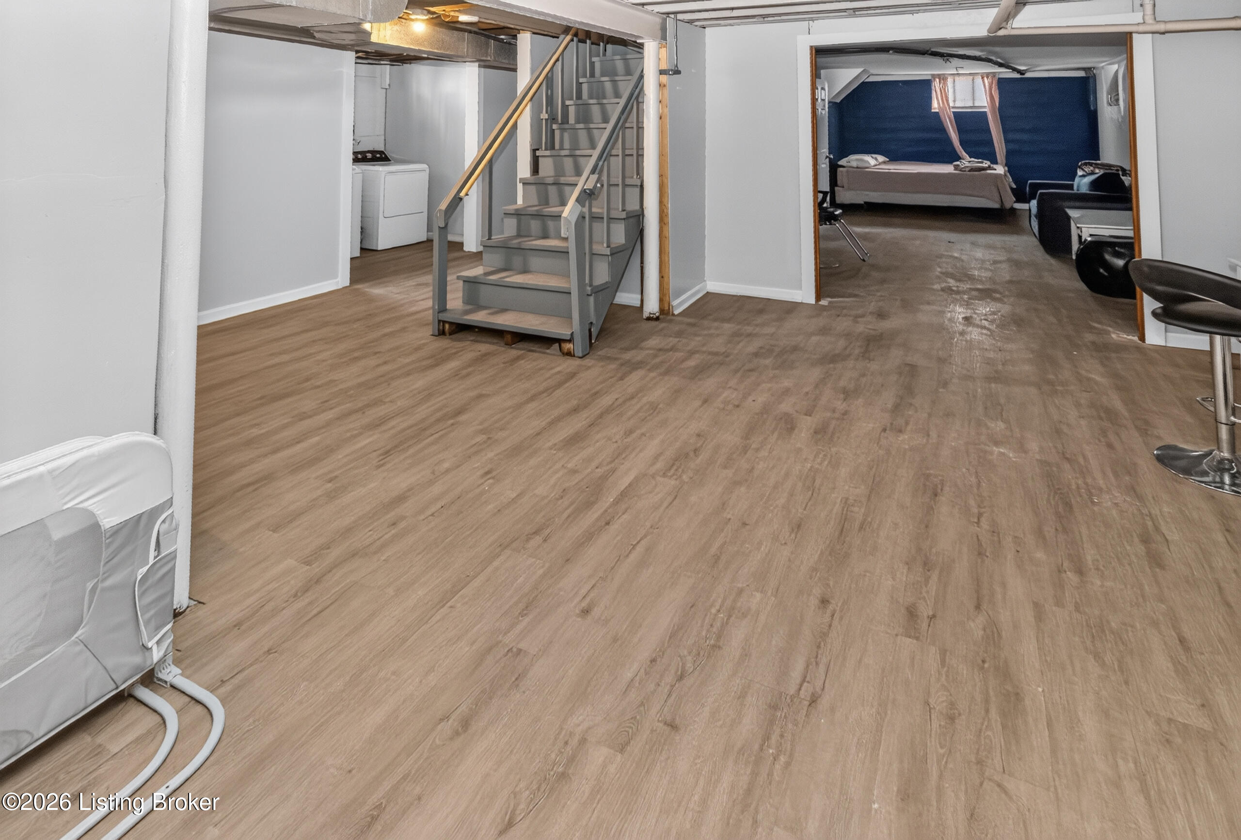 1237 Larchmont Ave Property Photo 48