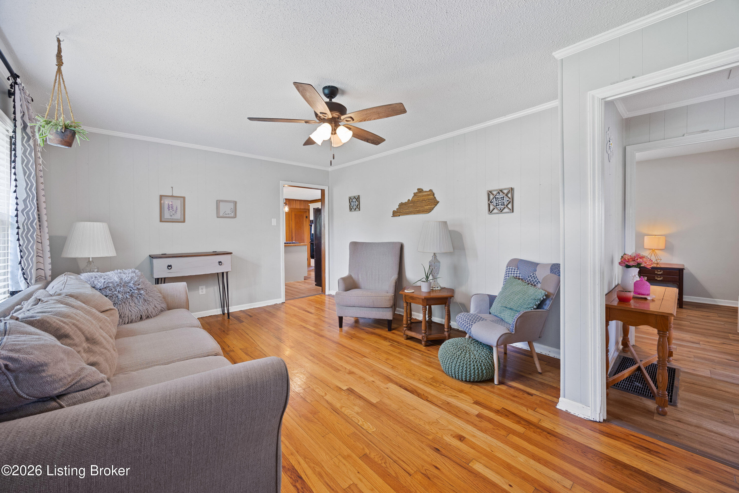 6534 Valley Creek Rd Property Photo 3