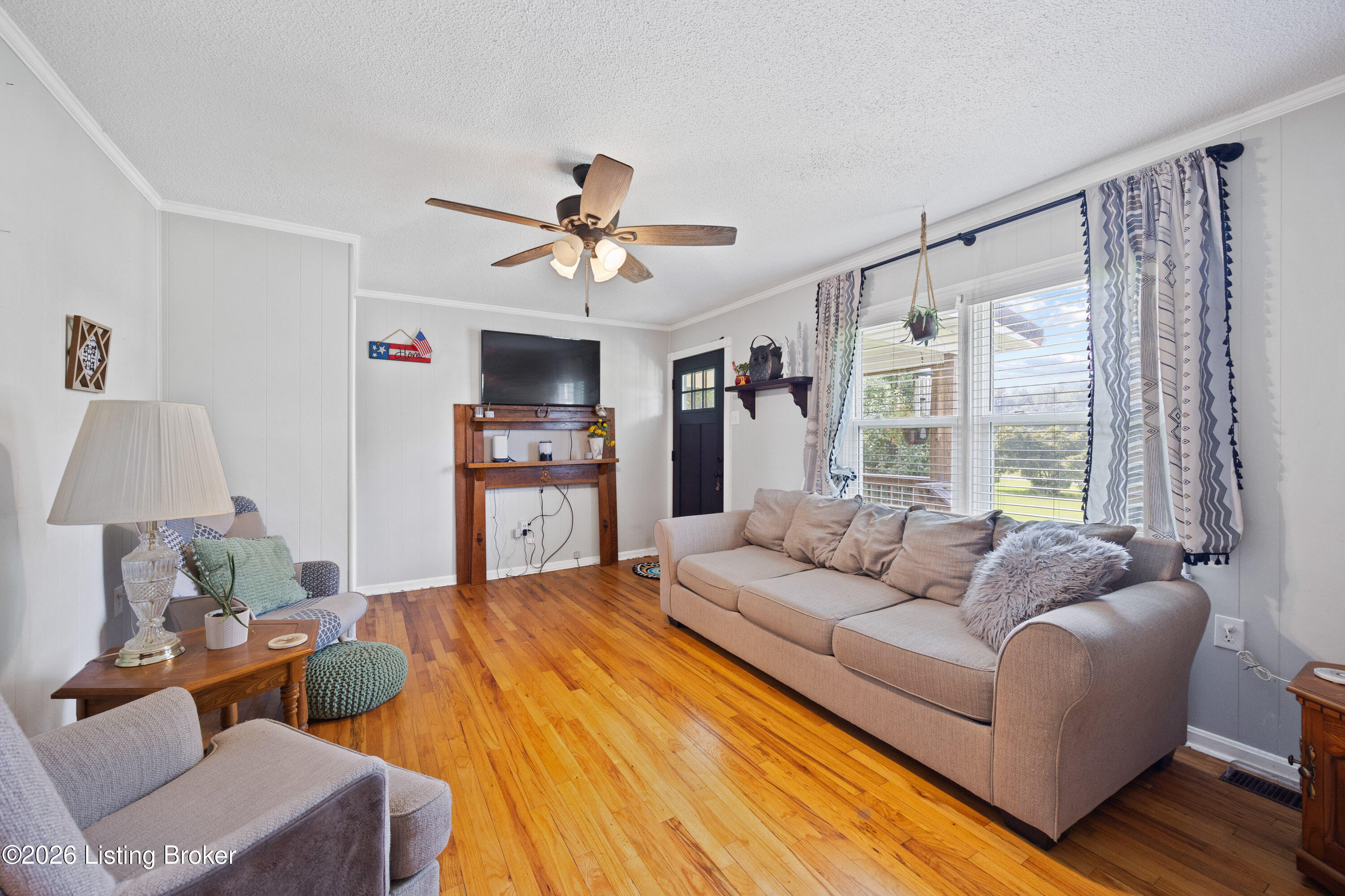 6534 Valley Creek Rd Property Photo 5