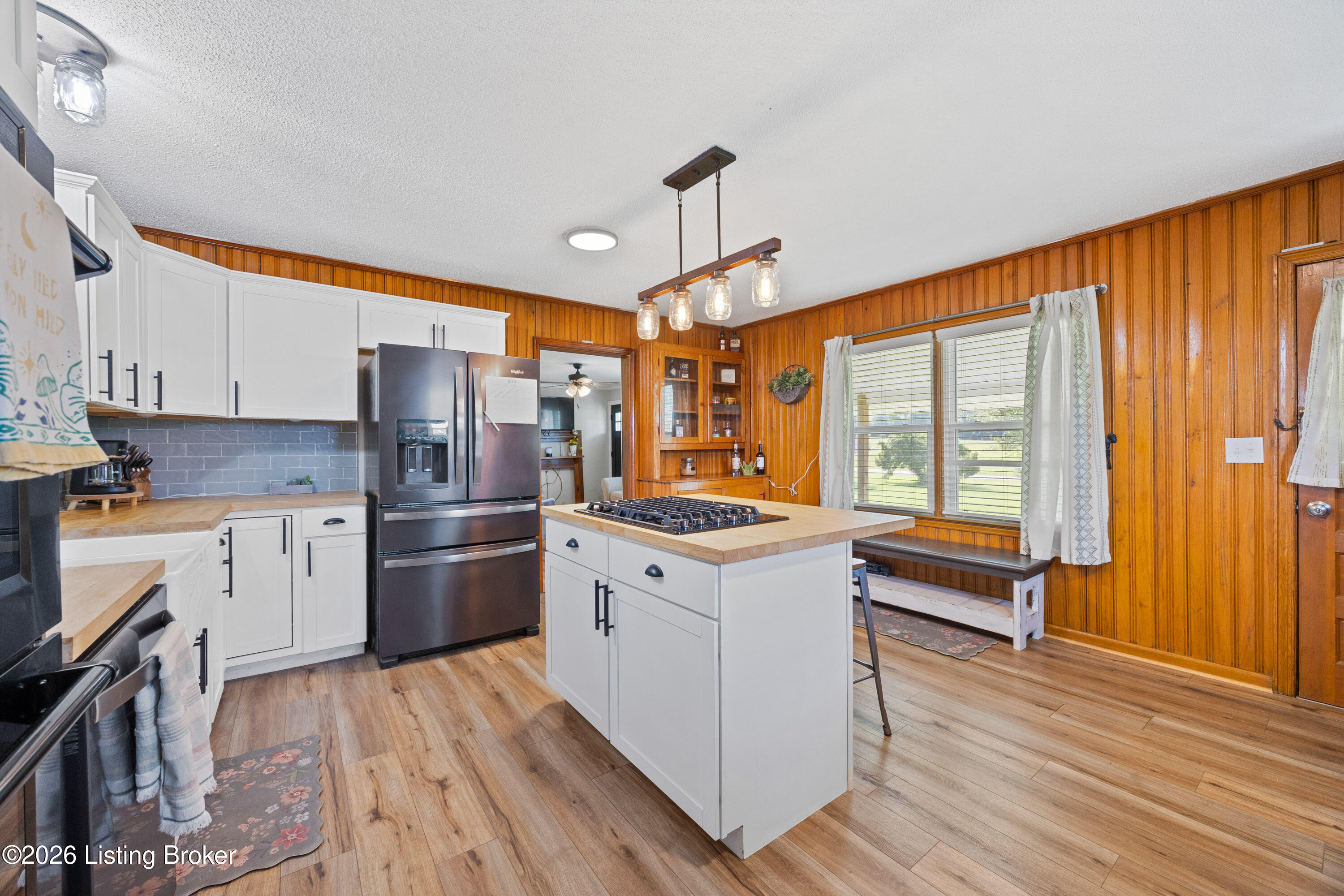 6534 Valley Creek Rd Property Photo 8