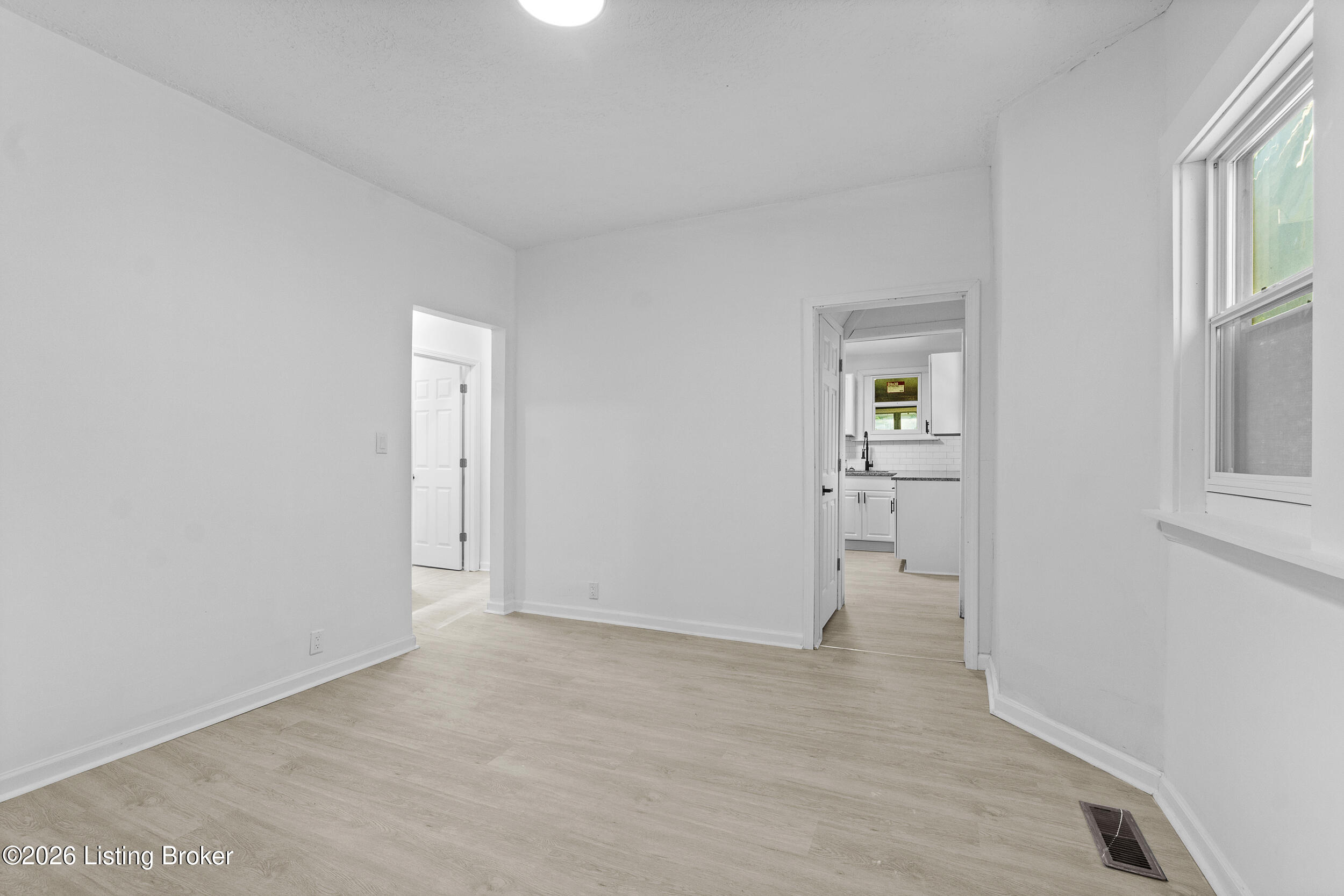343 Glendora Ave Property Photo 10