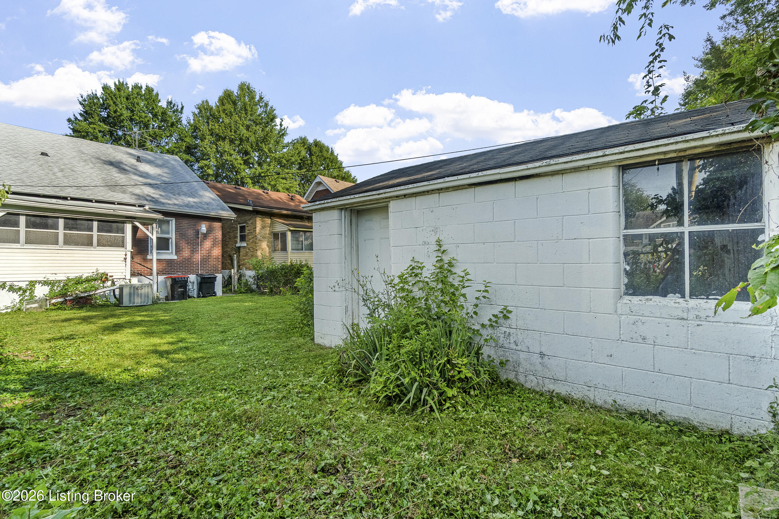 343 Glendora Ave Property Photo 32