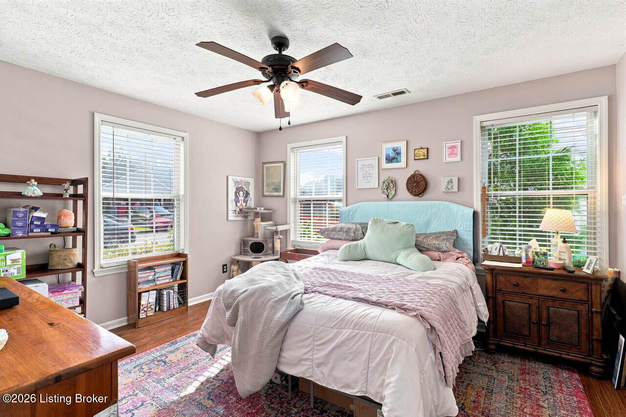 1117 Leathers Ln Property Photo 8