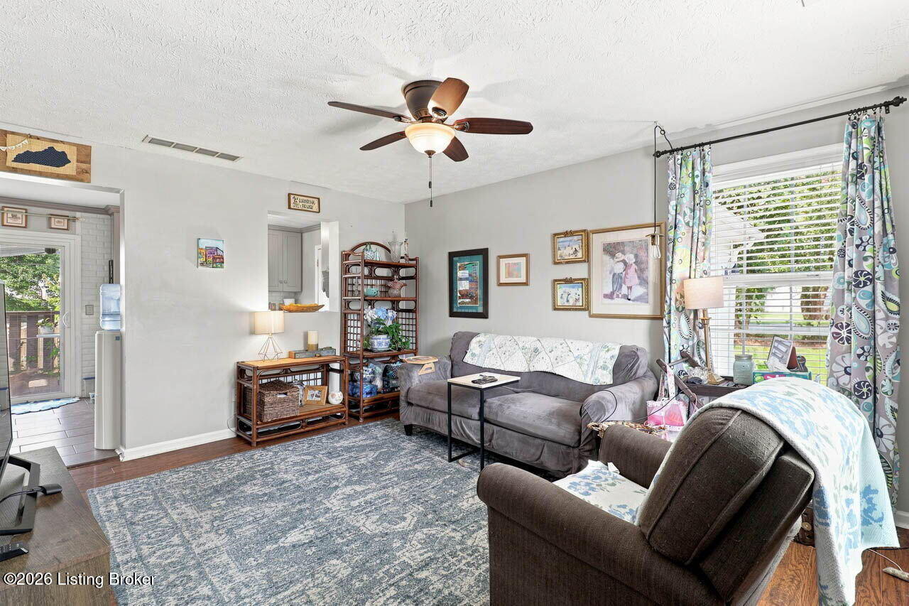 1117 Leathers Ln Property Photo 12
