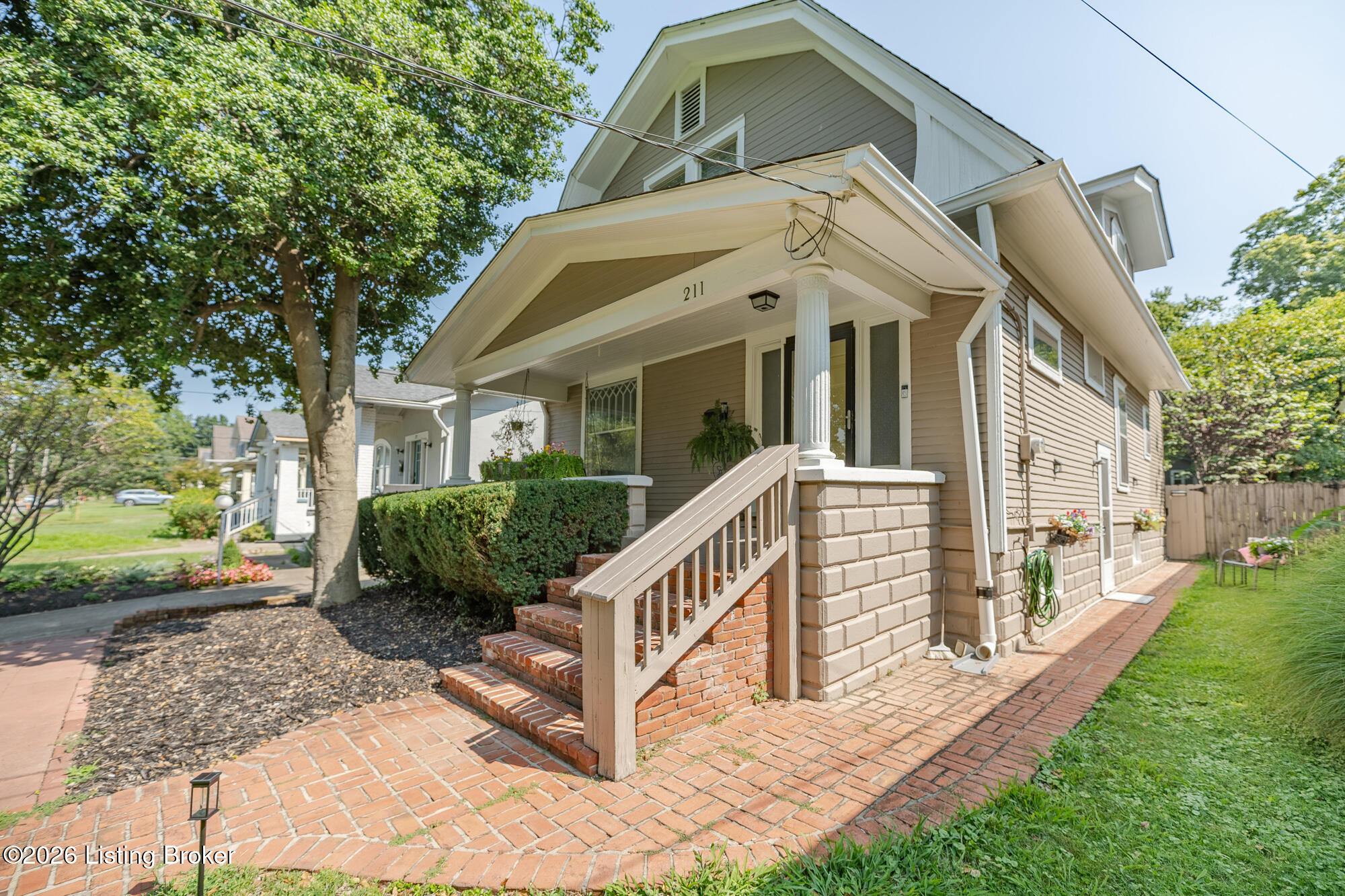 211 Pennsylvania Ave Property Photo 4