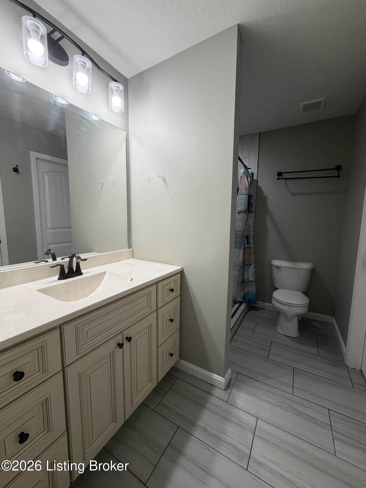 111 Elijah Way Property Photo 18