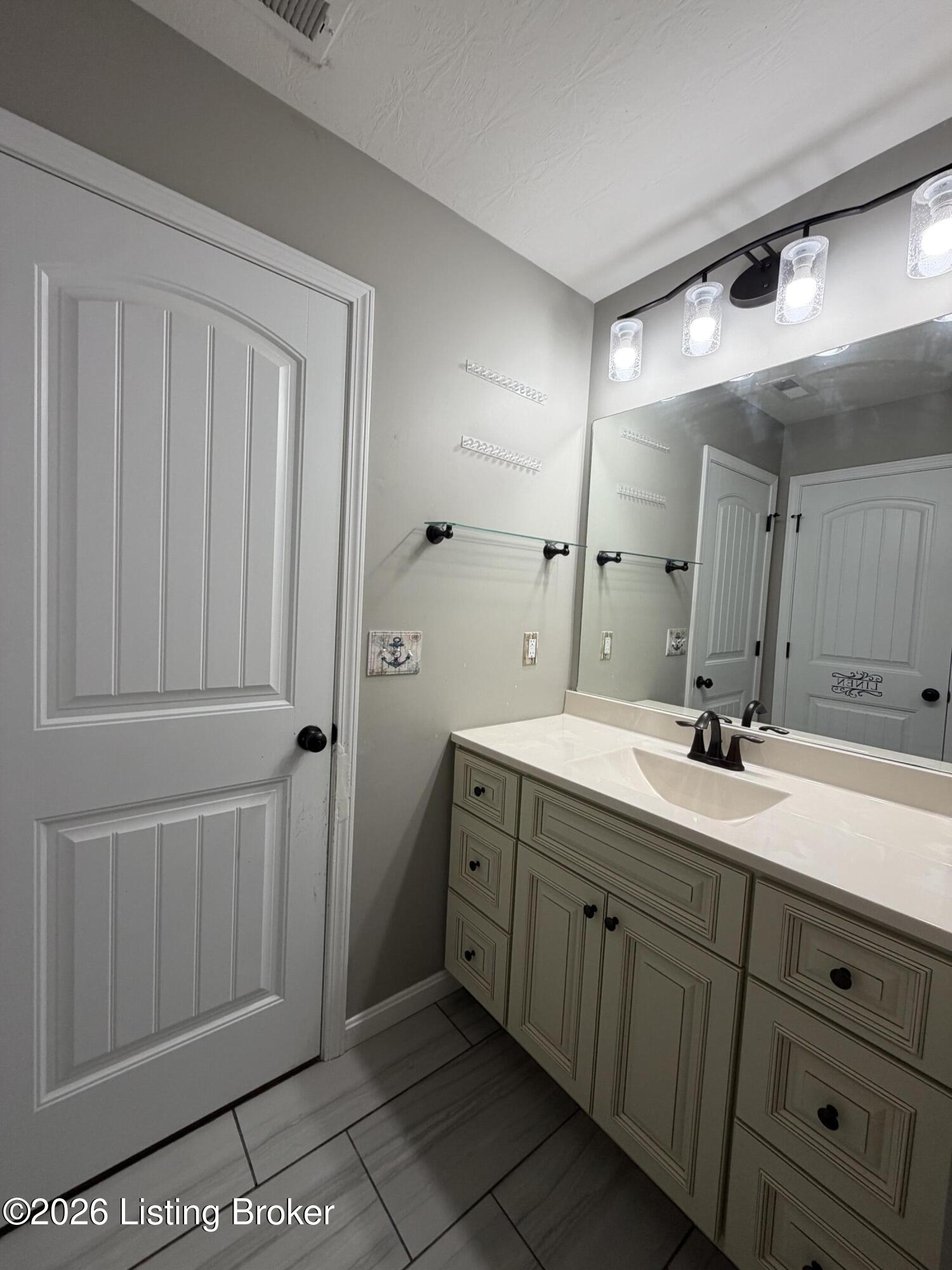 111 Elijah Way Property Photo 19