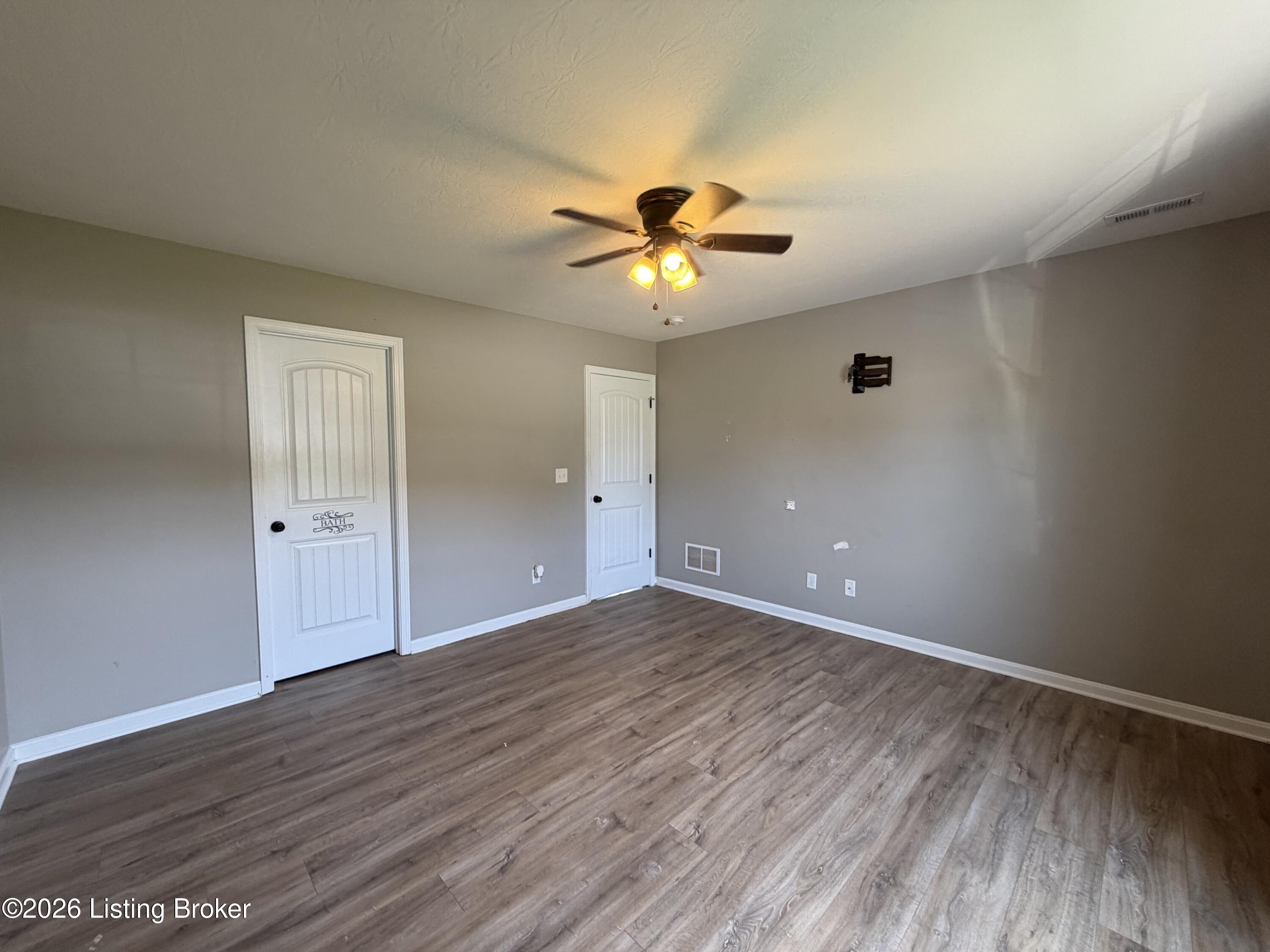 111 Elijah Way Property Photo 28