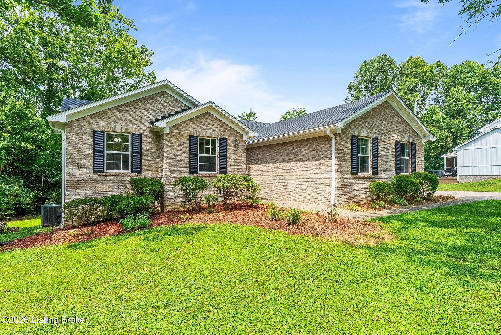 1601 Spinner Pl Property Photo 2