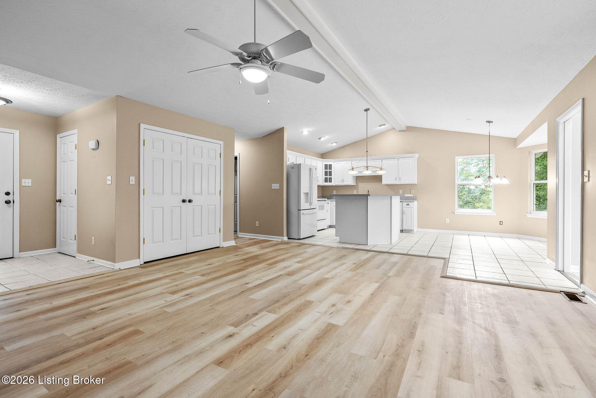 1601 Spinner Pl Property Photo 8
