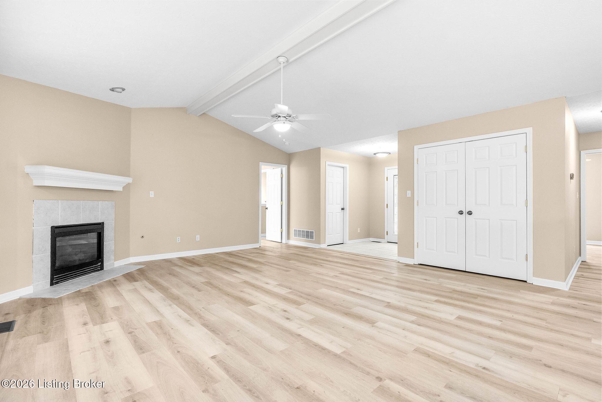 1601 Spinner Pl Property Photo 9