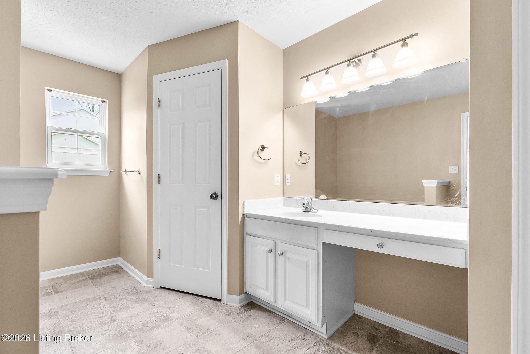 1601 Spinner Pl Property Photo 22