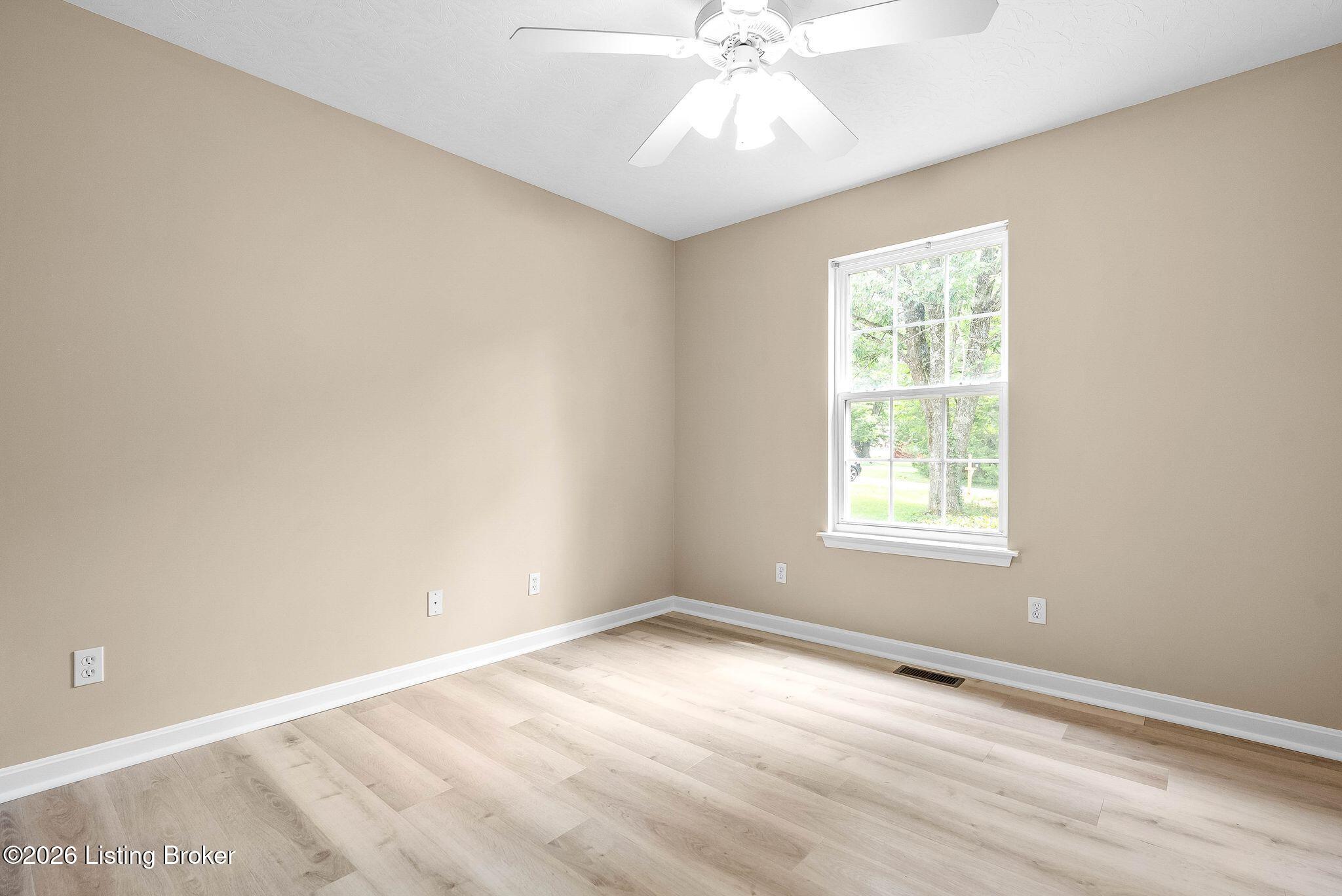 1601 Spinner Pl Property Photo 27