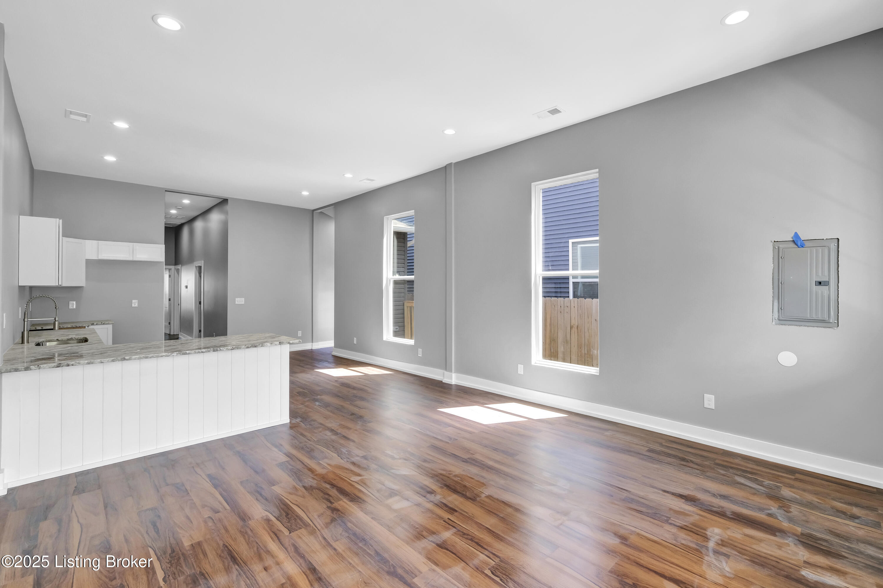 511 E Kentucky St Property Photo 5