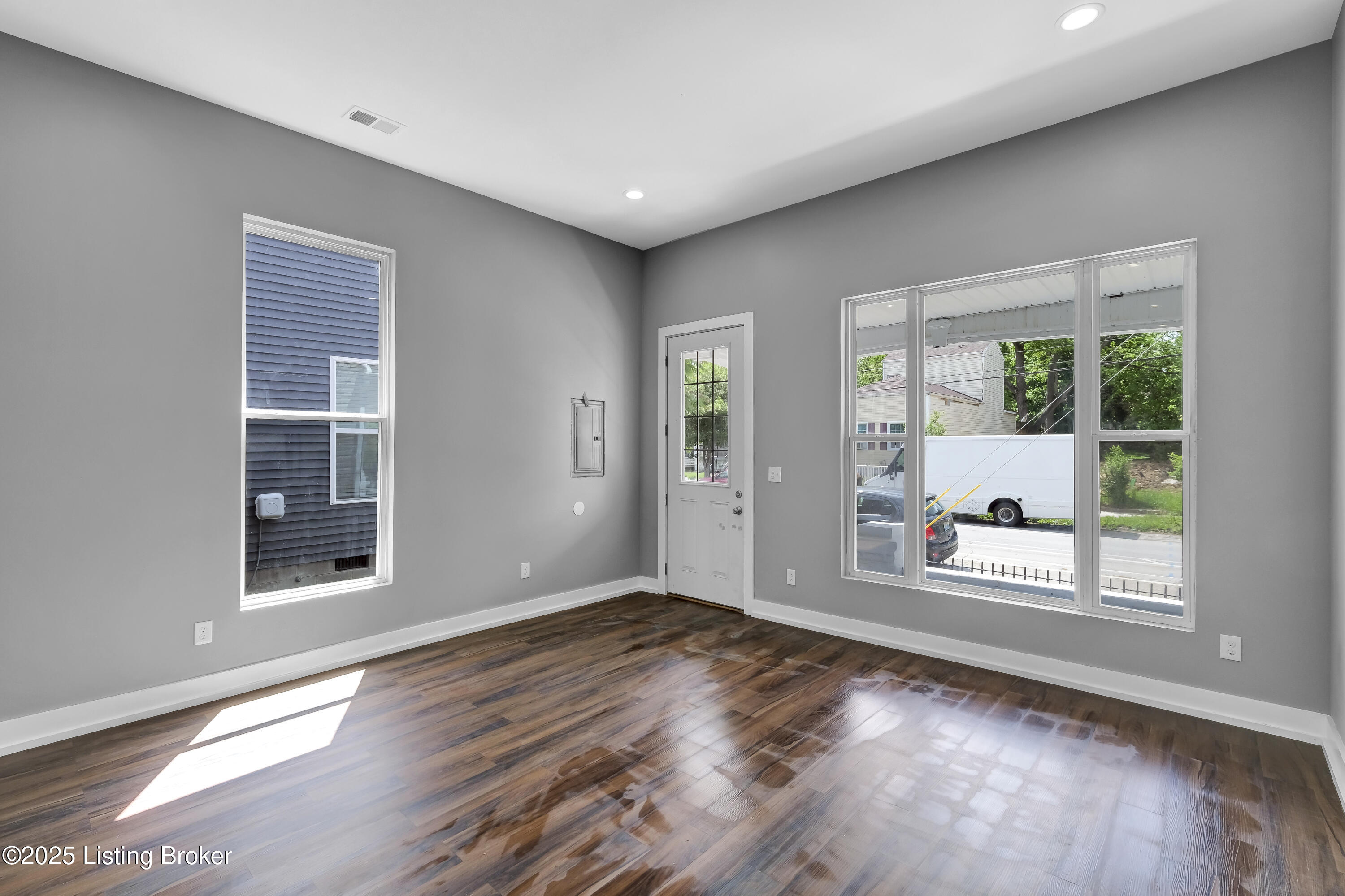 511 E Kentucky St Property Photo 6