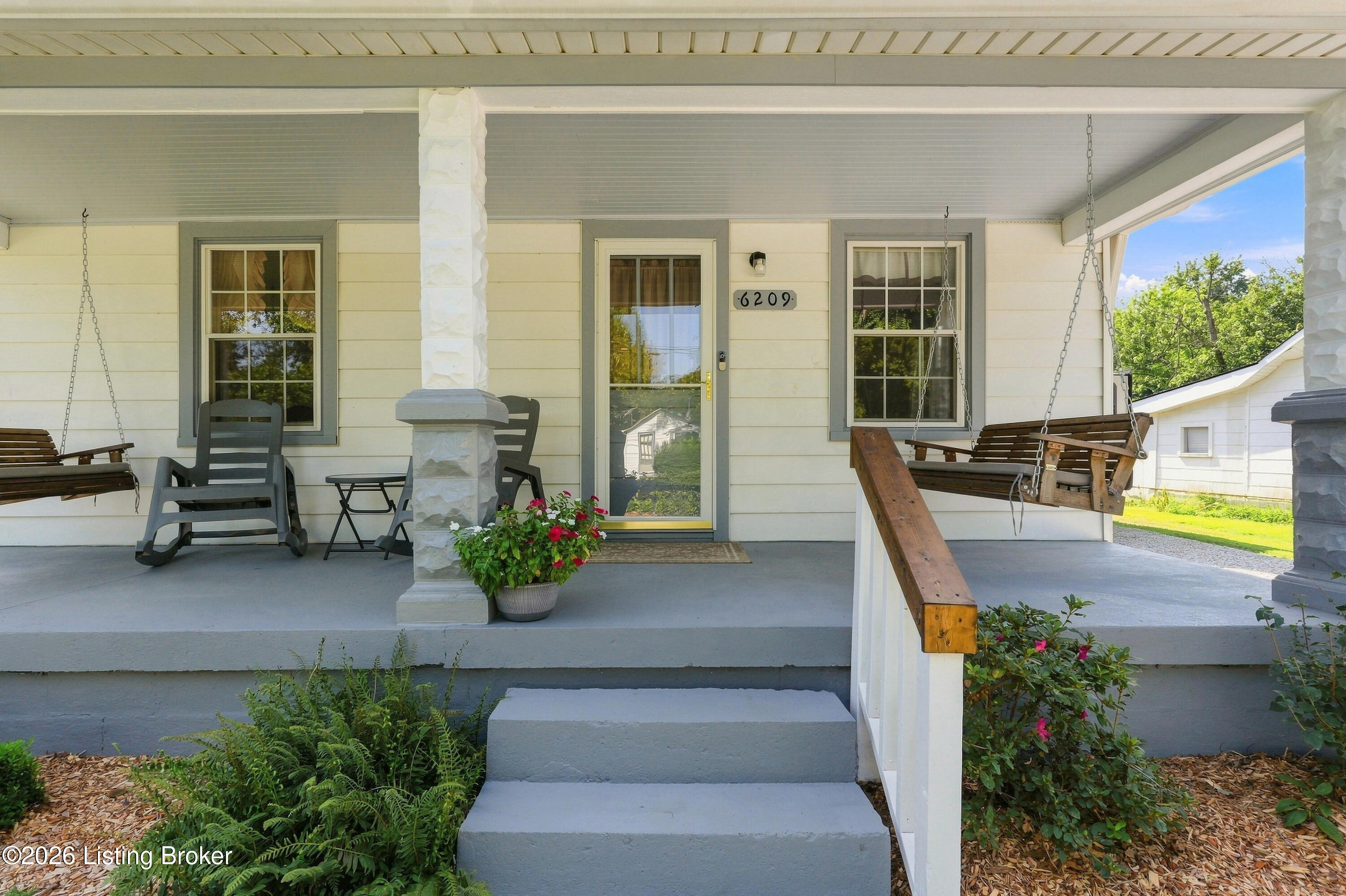 6209 Eureka Ave Property Photo 3