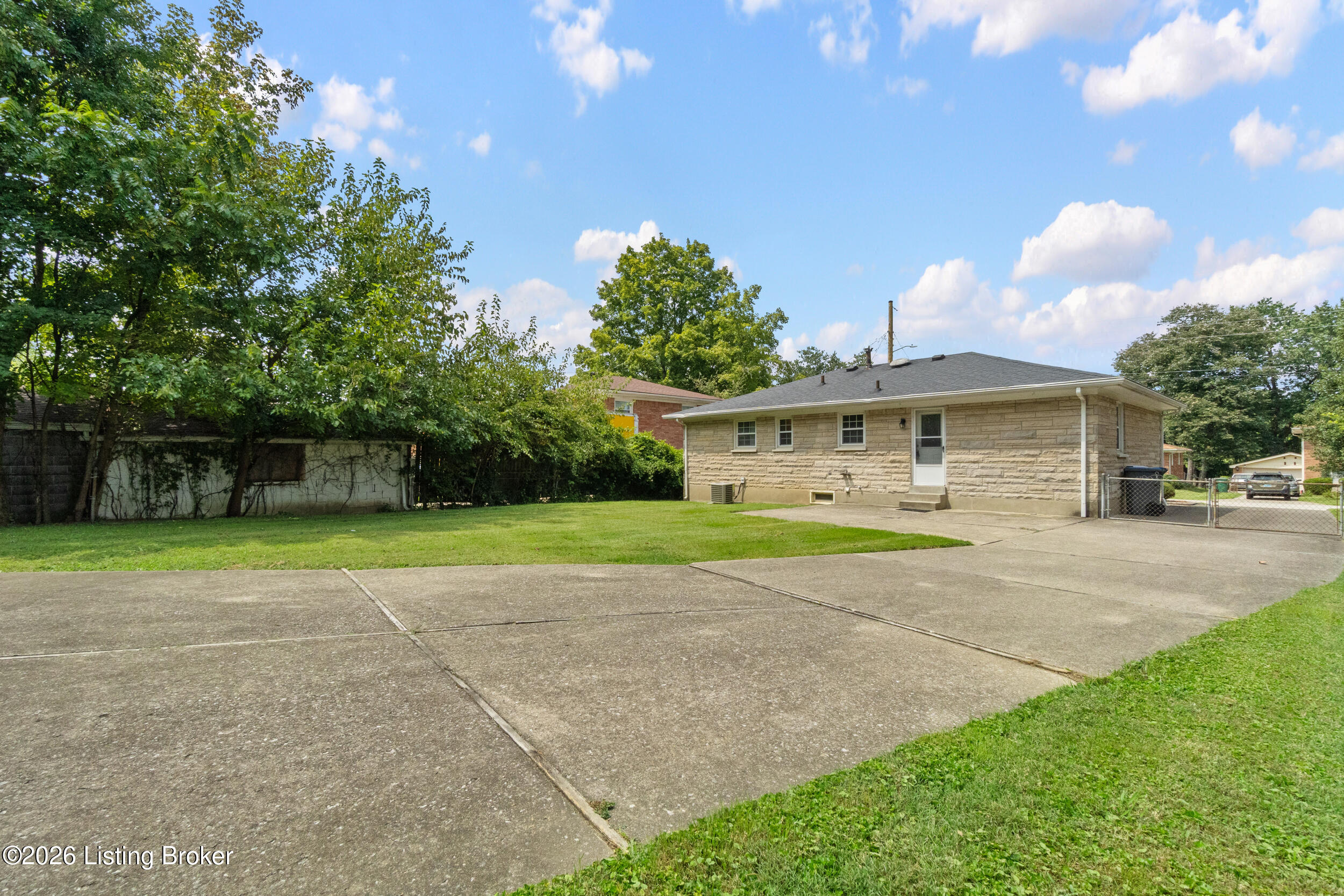7534 Pimlico Dr Property Photo 38