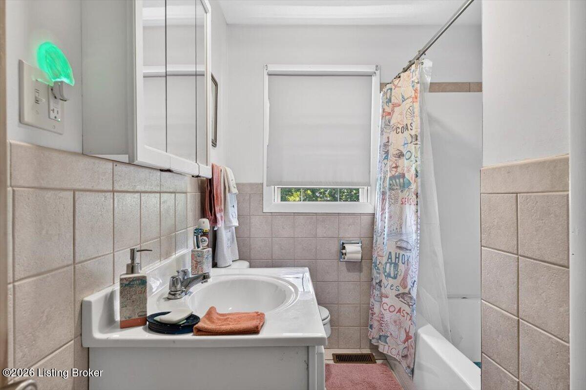 402 Cave Mill Rd Property Photo 13