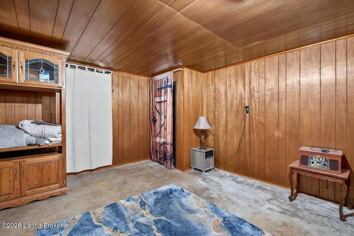 402 Cave Mill Rd Property Photo 27