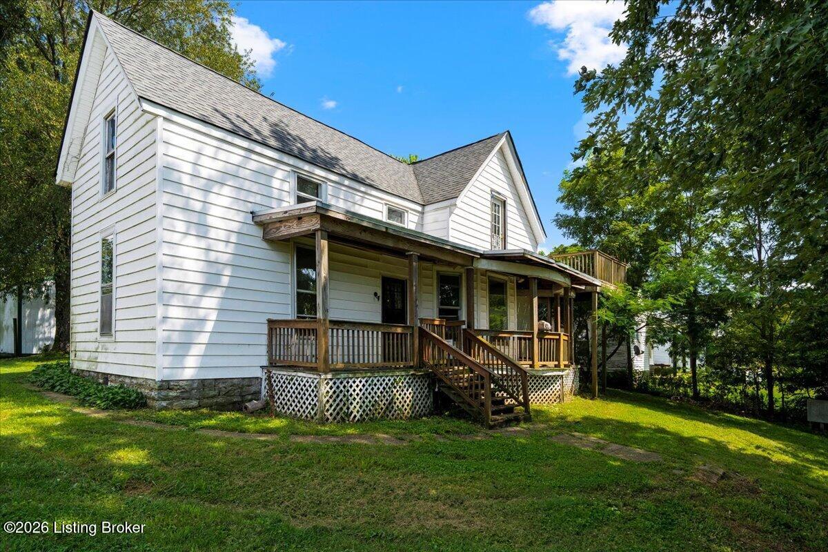 104 4th St Property Photo 3