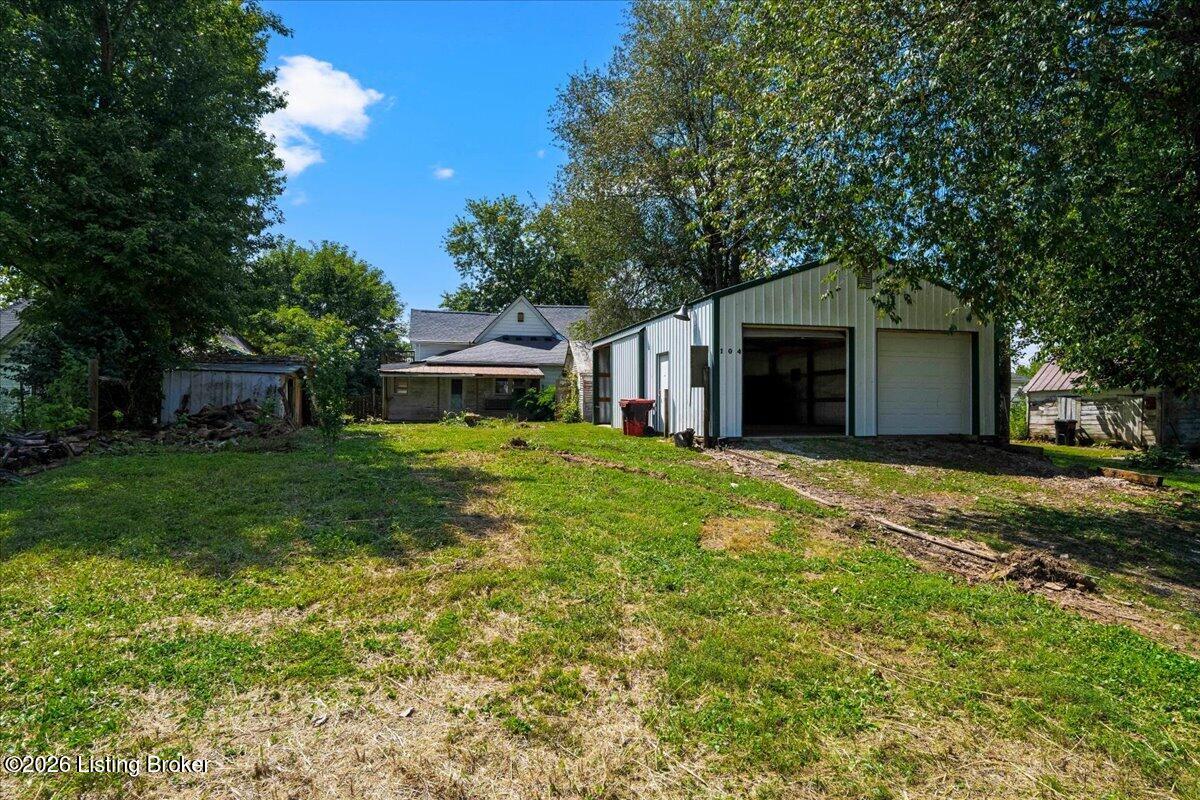 104 4th St Property Photo 8