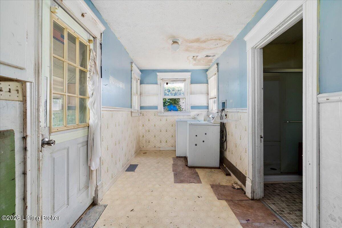 104 4th St Property Photo 12