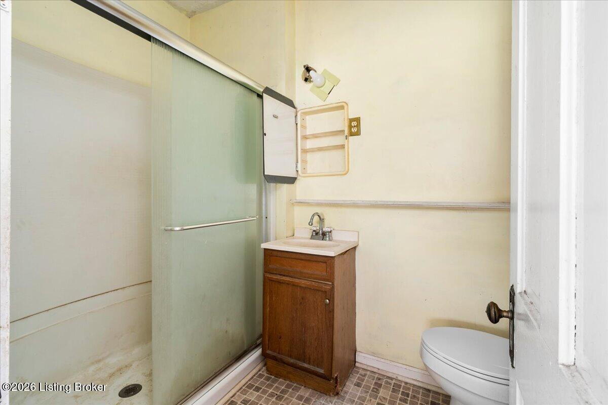 104 4th St Property Photo 13