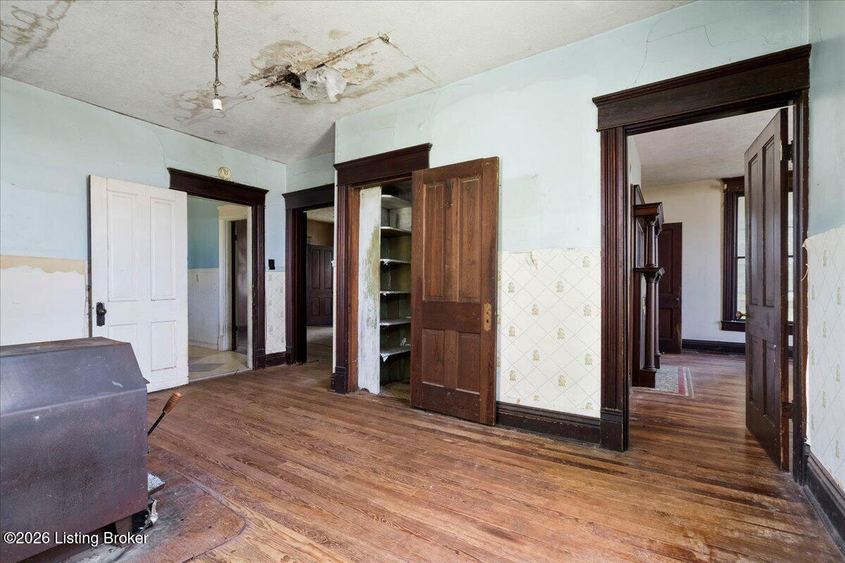 104 4th St Property Photo 15
